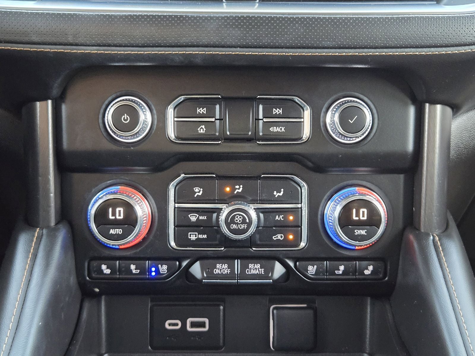 2023 GMC Yukon XL AT4