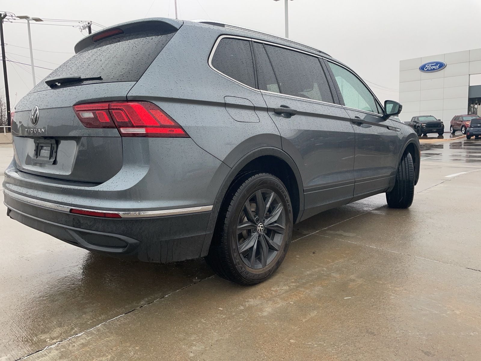 2024 Volkswagen Tiguan 2.0T SE