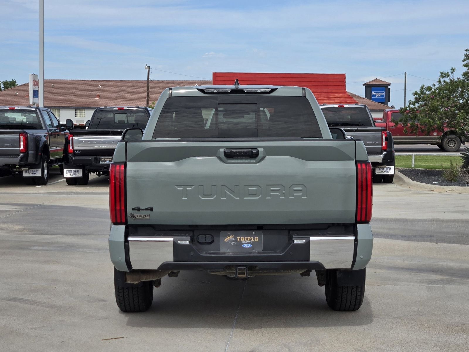 2022 Toyota Tundra SR5
