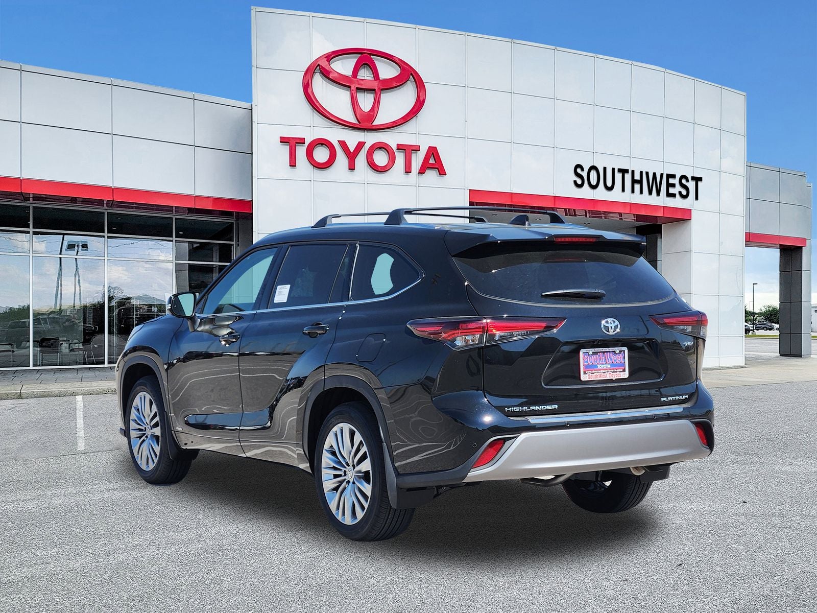 2026 Toyota Highlander Hybrid Platinum