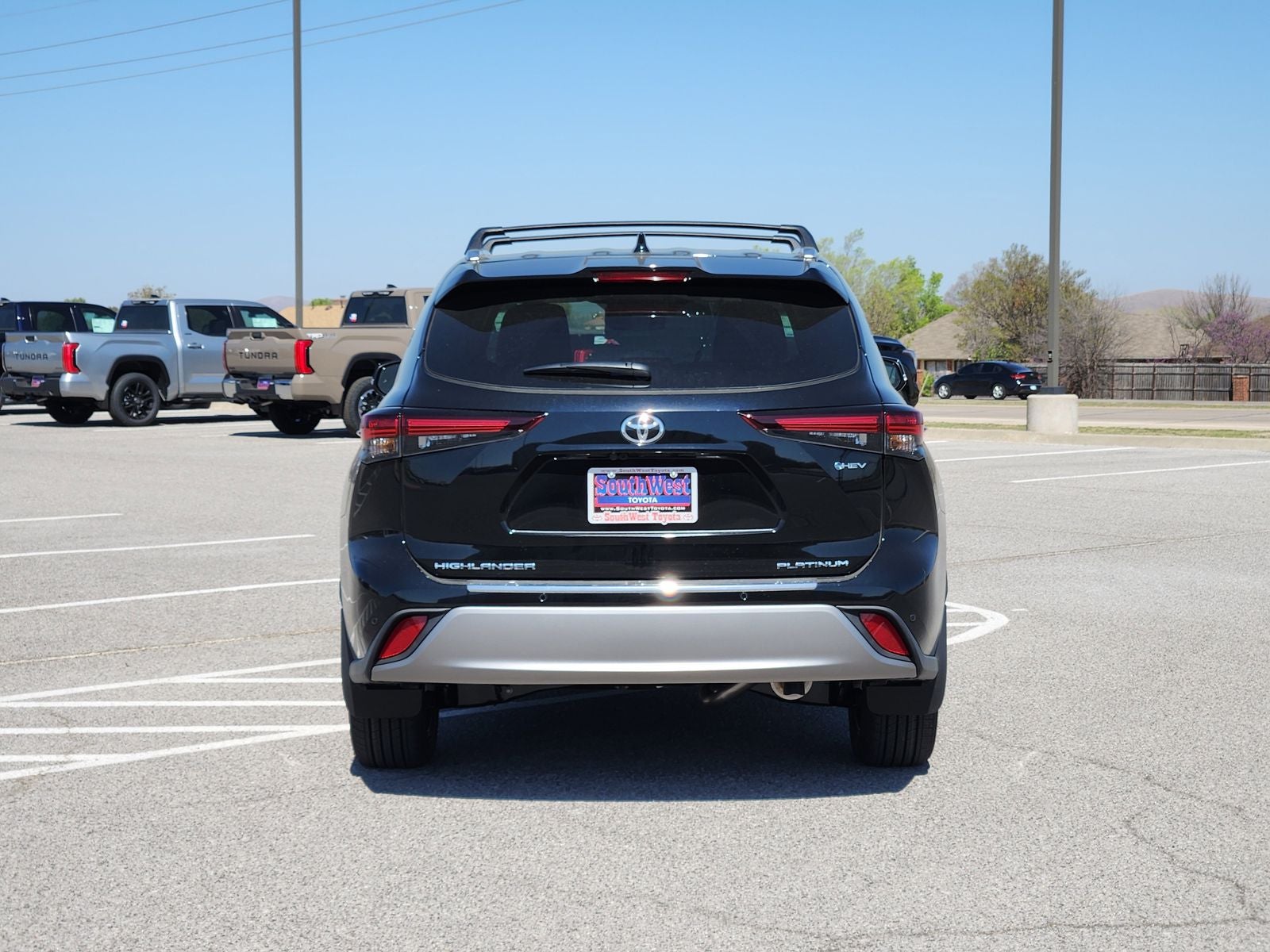 2026 Toyota Highlander Hybrid Platinum