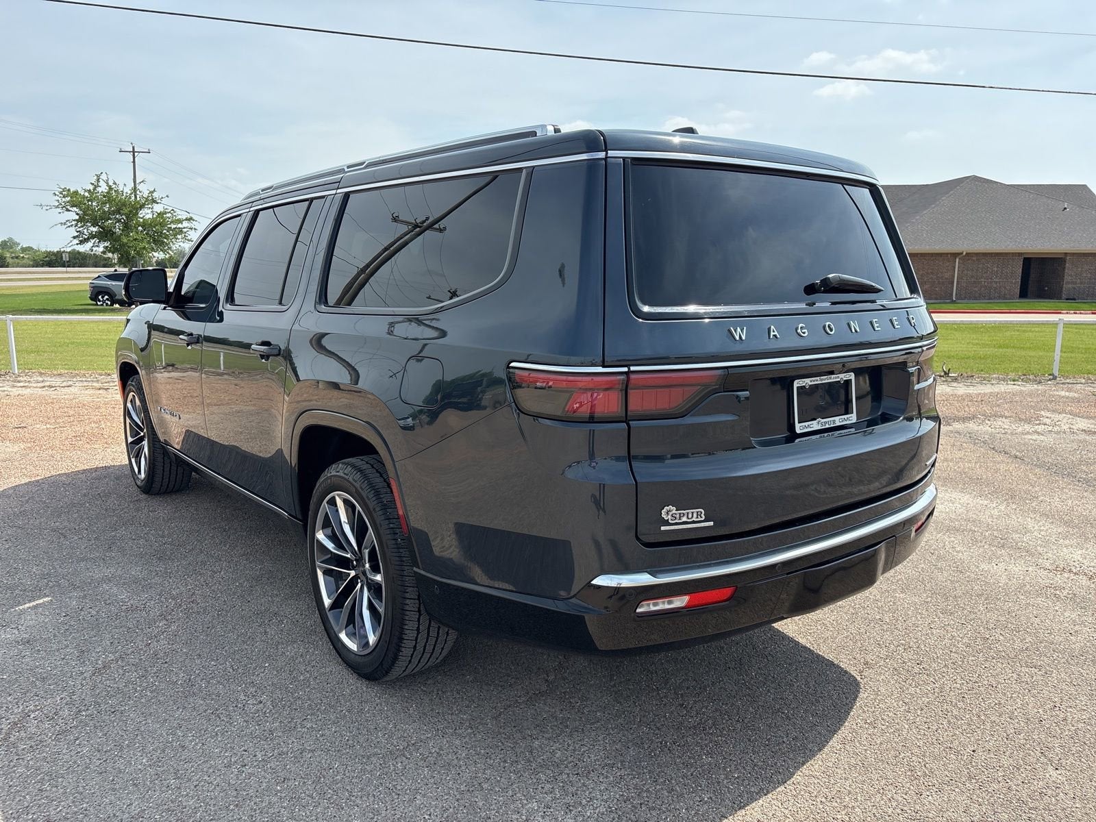 2023 Jeep Wagoneer L Series III