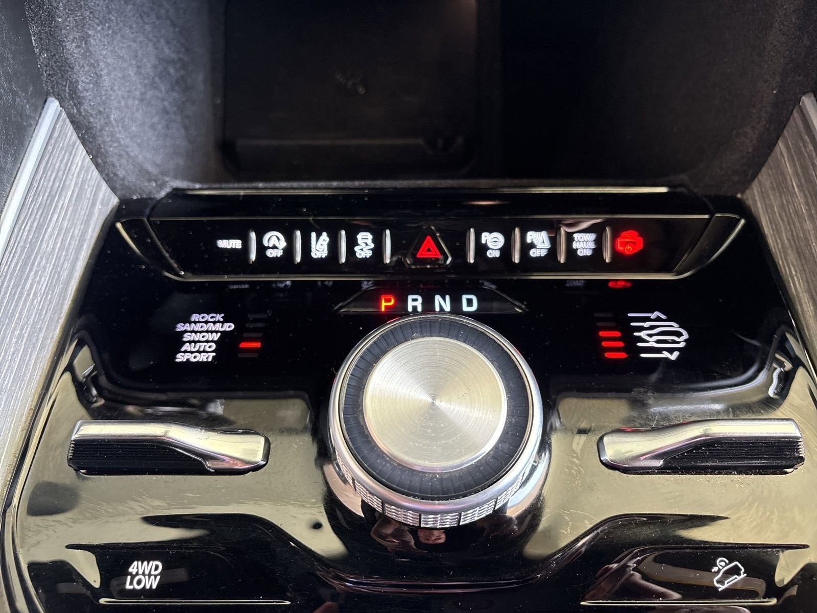 2023 Jeep Wagoneer L Series III