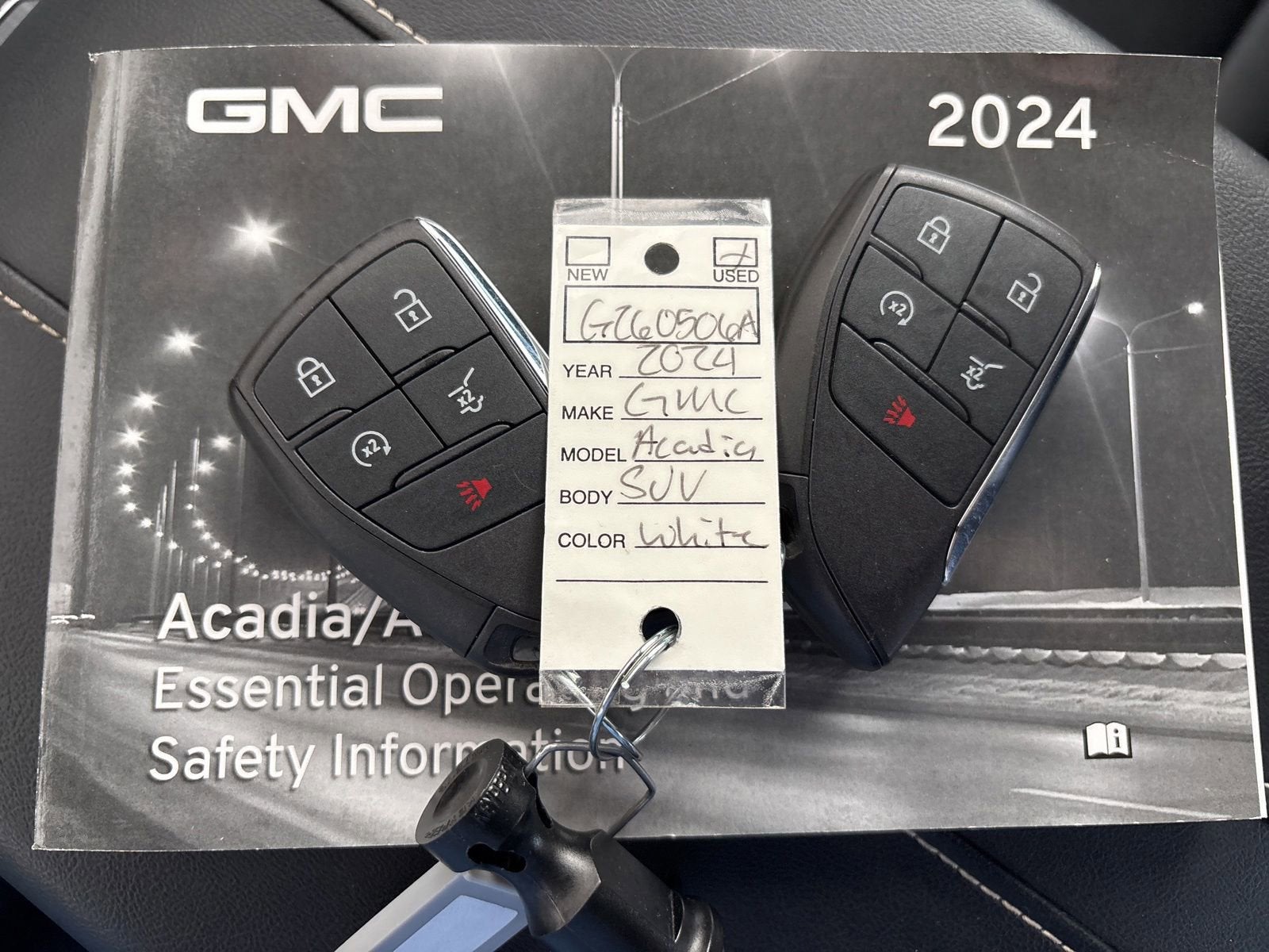 2024 GMC Acadia Elevation