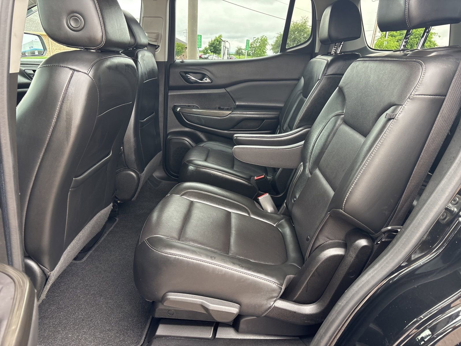 2022 GMC Acadia SLT