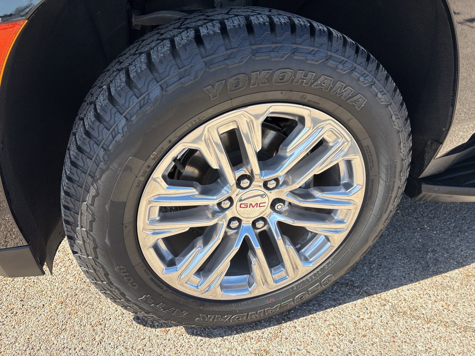 2023 GMC Yukon XL SLT