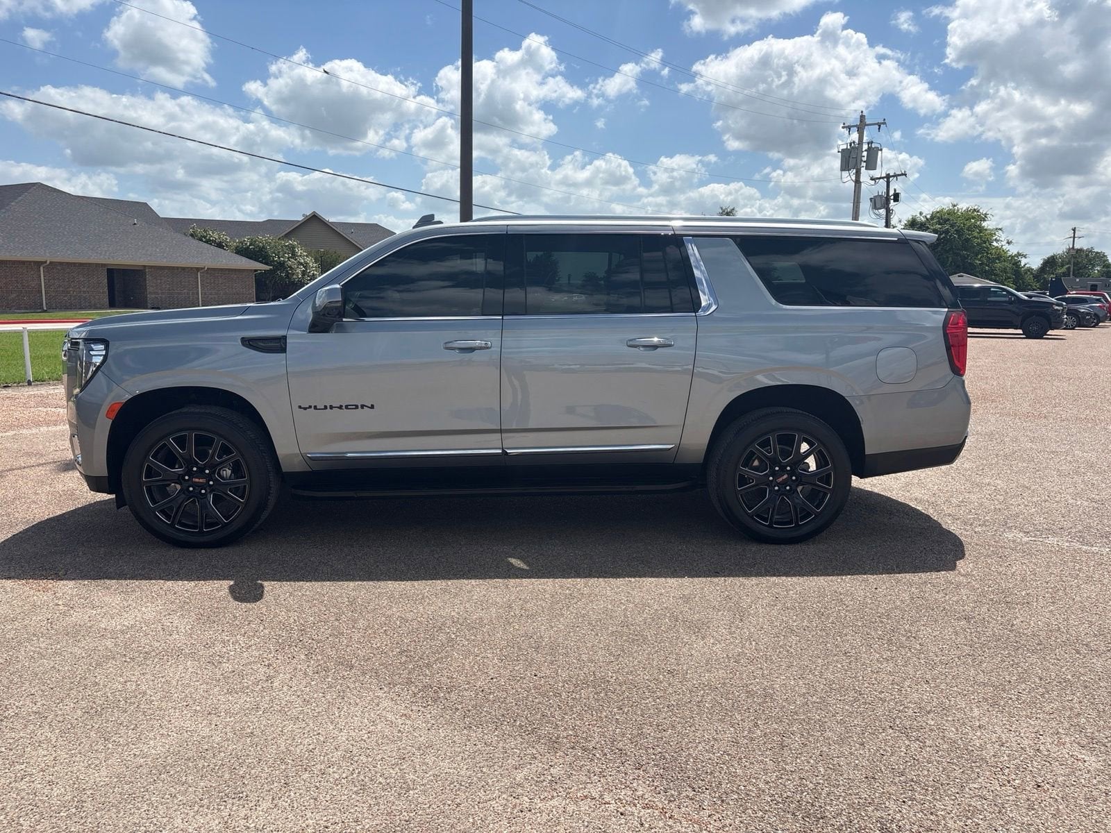 2024 GMC Yukon XL SLT