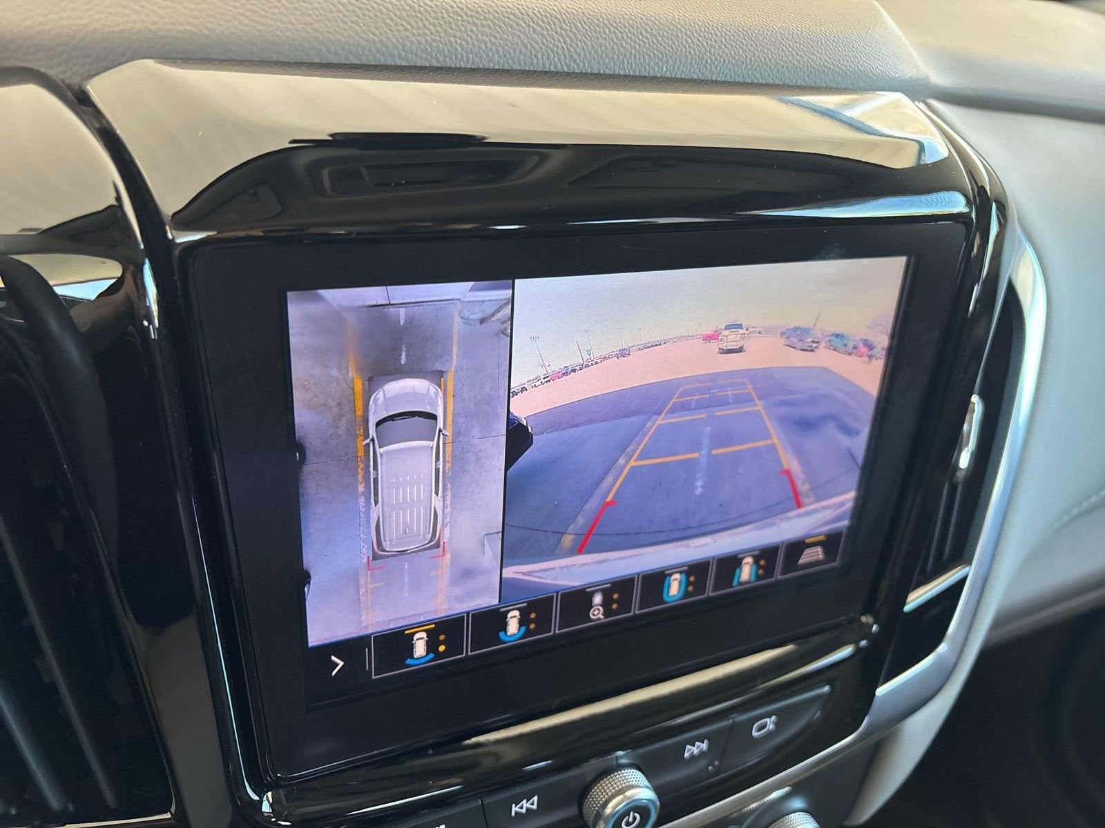 2020 Chevrolet Traverse LT Leather