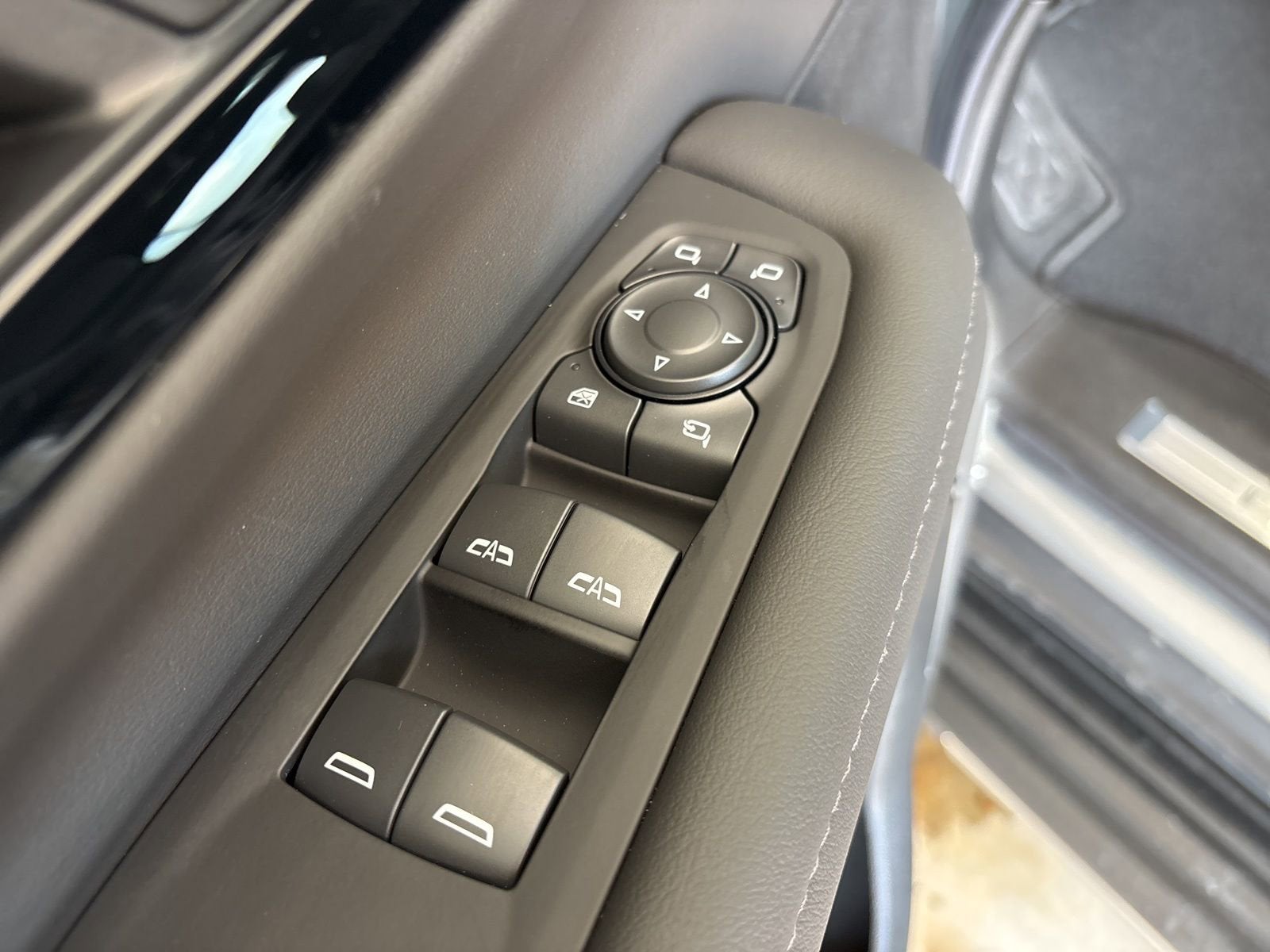 2026 Chevrolet Suburban LT - Photo 11