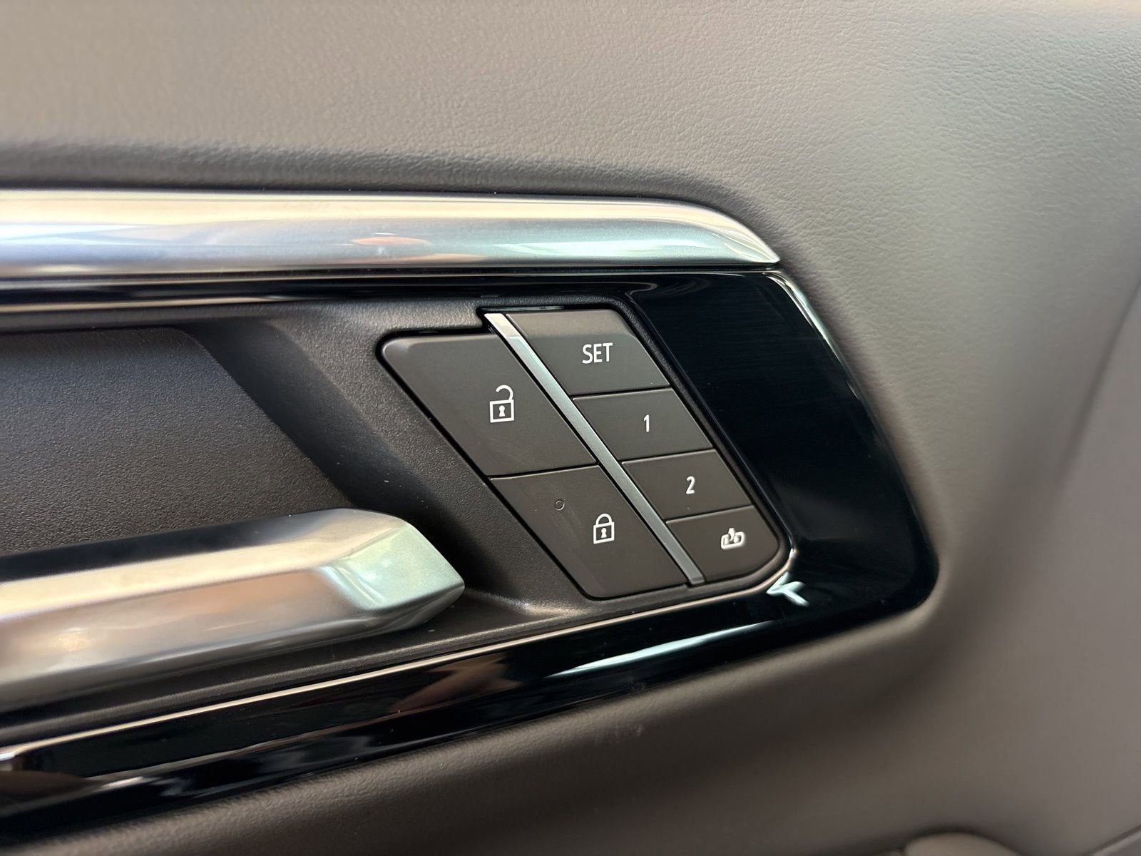 2026 Chevrolet Suburban LT - Photo 12