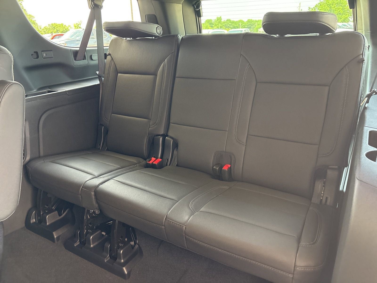 2026 Chevrolet Suburban LT - Photo 17