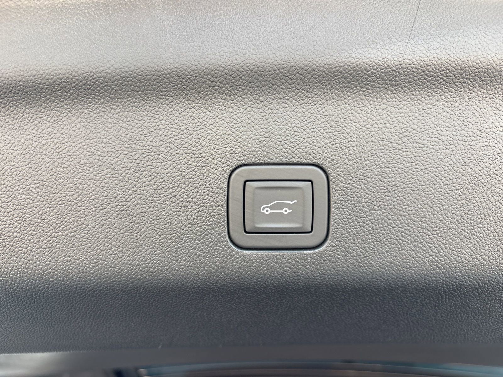 2026 Chevrolet Suburban LT - Photo 20