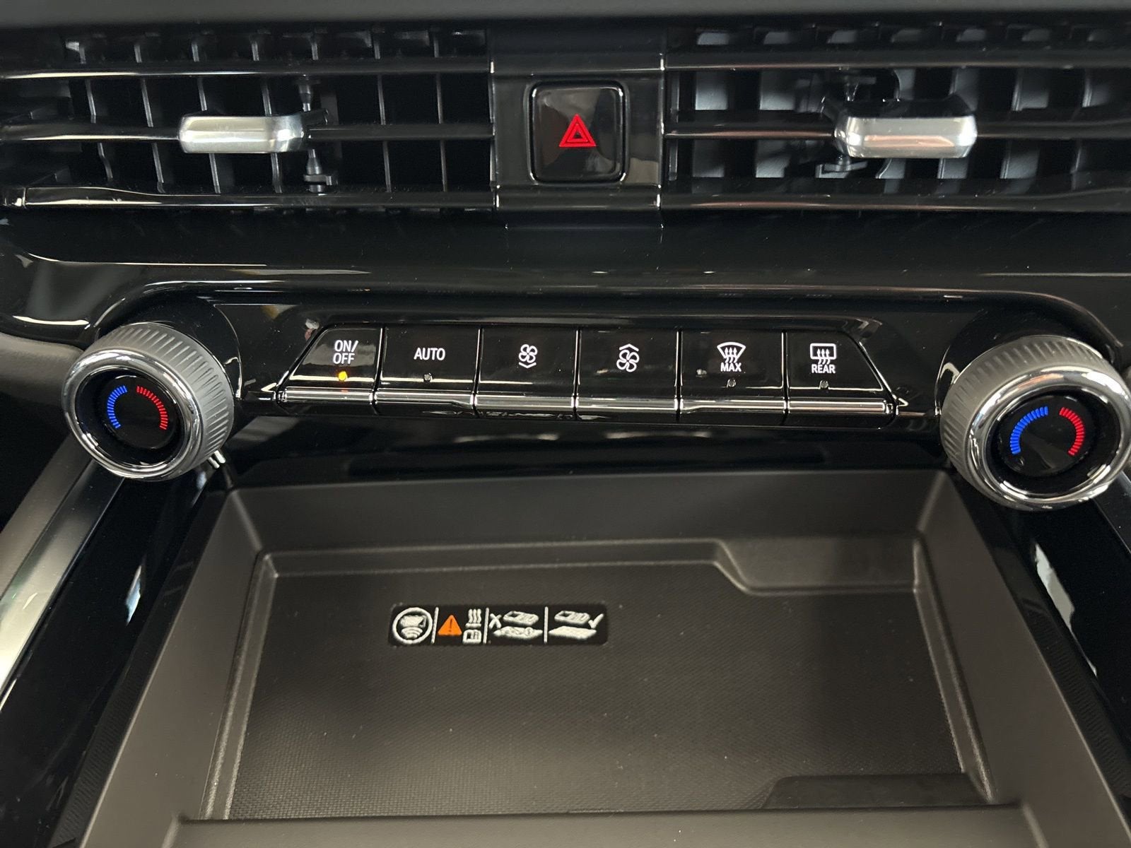 2026 Chevrolet Suburban LT - Photo 30
