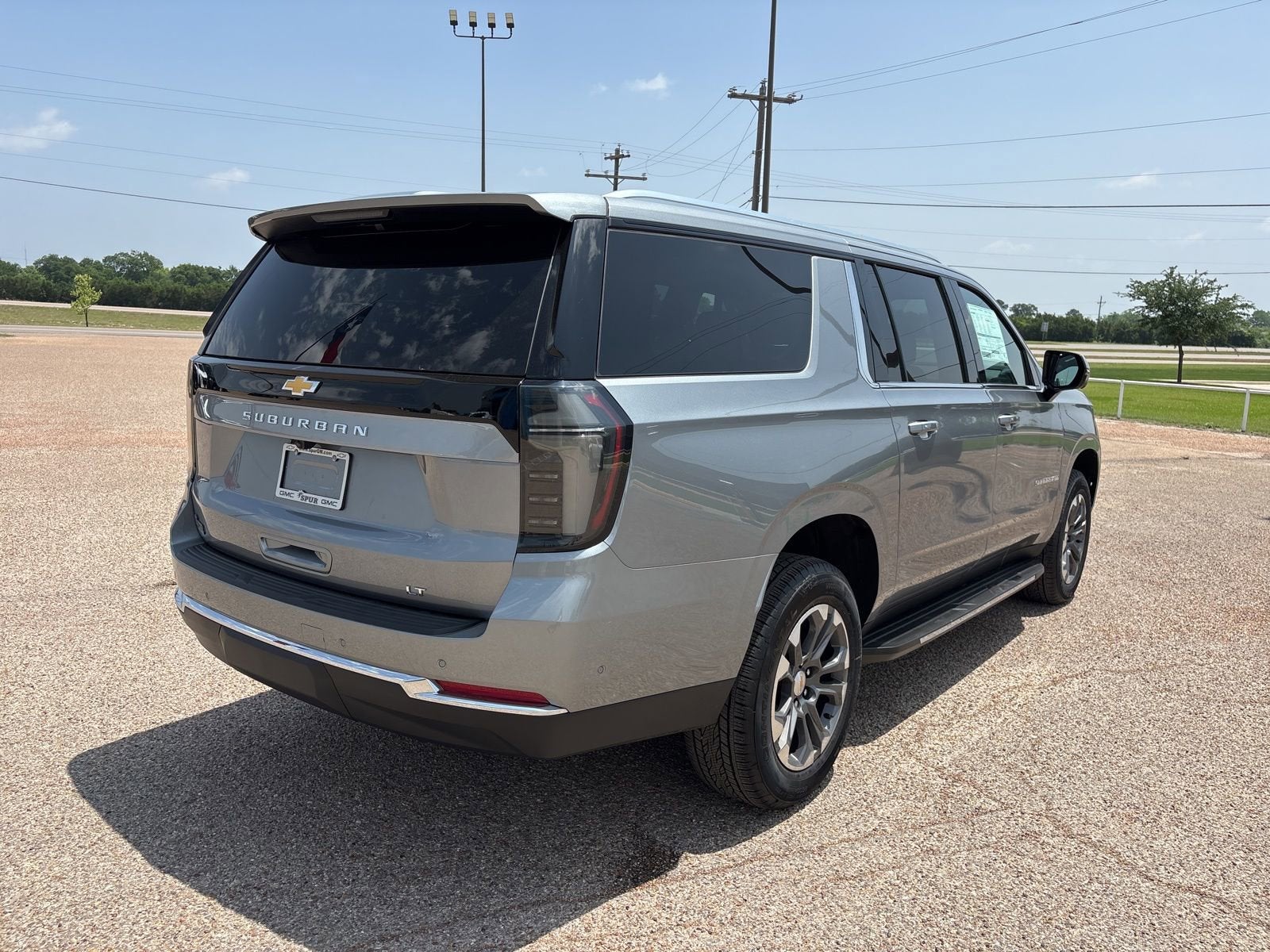 2026 Chevrolet Suburban LT - Photo 6