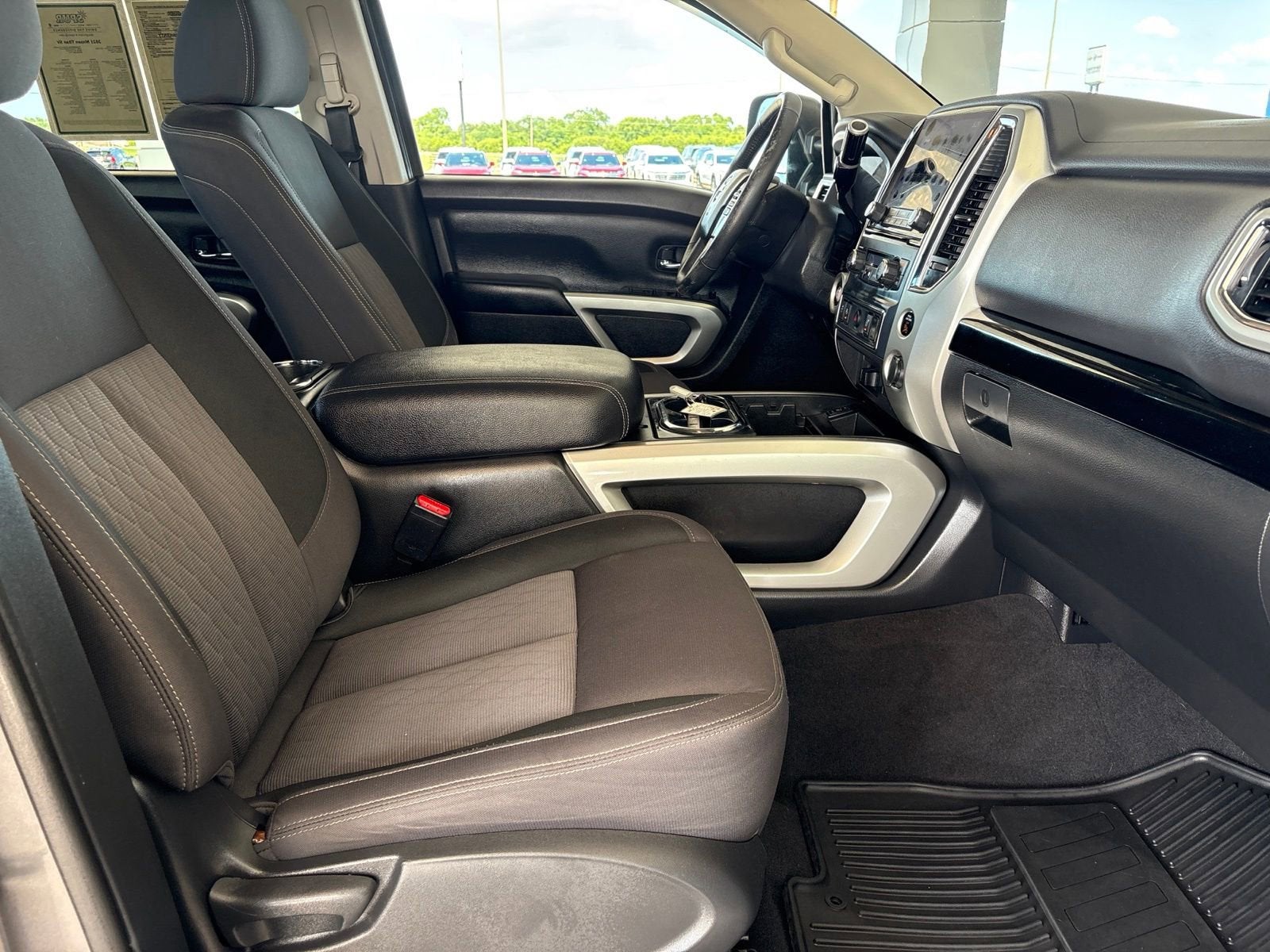 2021 Nissan Titan SV