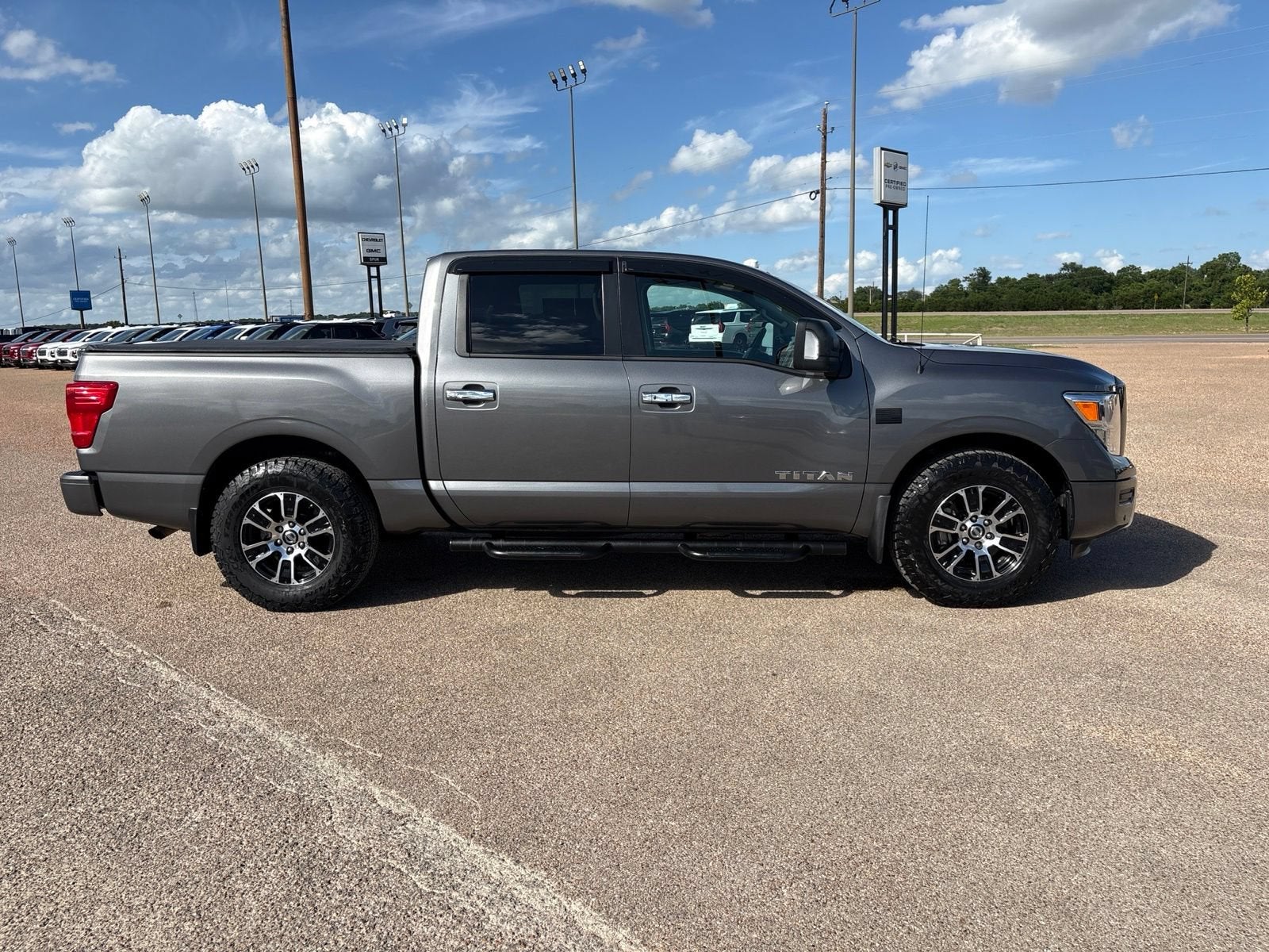2021 Nissan Titan SV