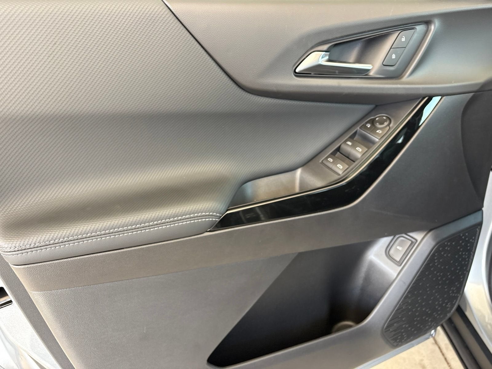 2026 Chevrolet Equinox LT - Photo 10