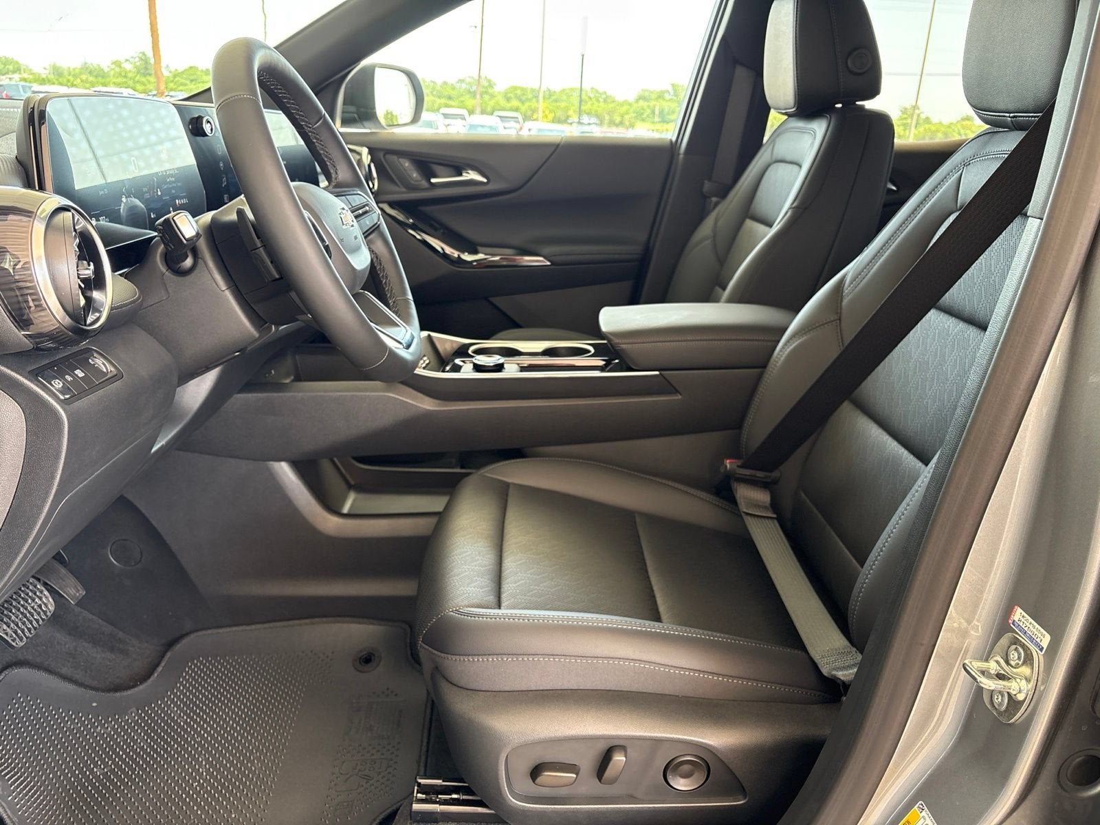 2026 Chevrolet Equinox LT - Photo 14