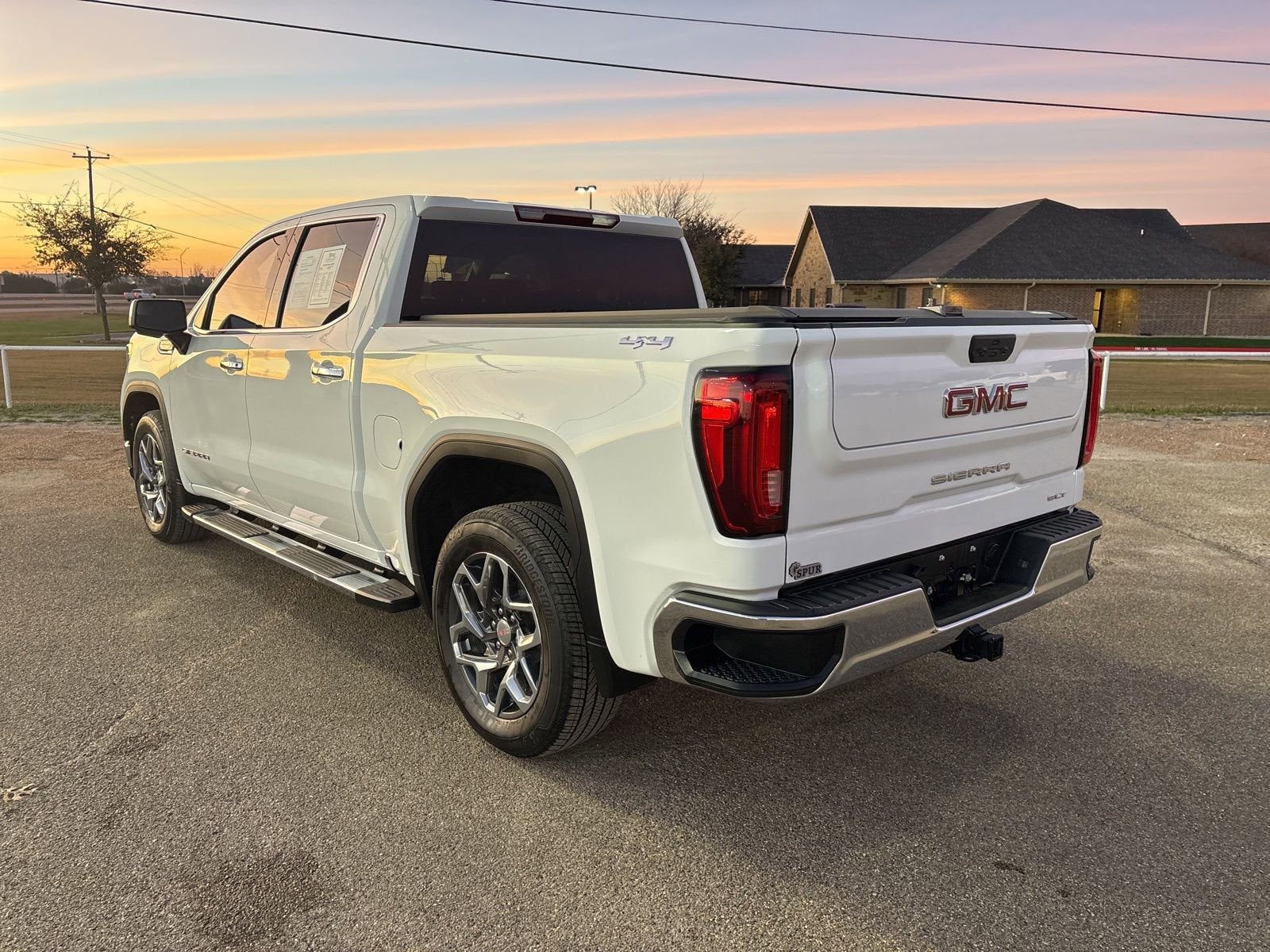2024 GMC Sierra 1500 SLT