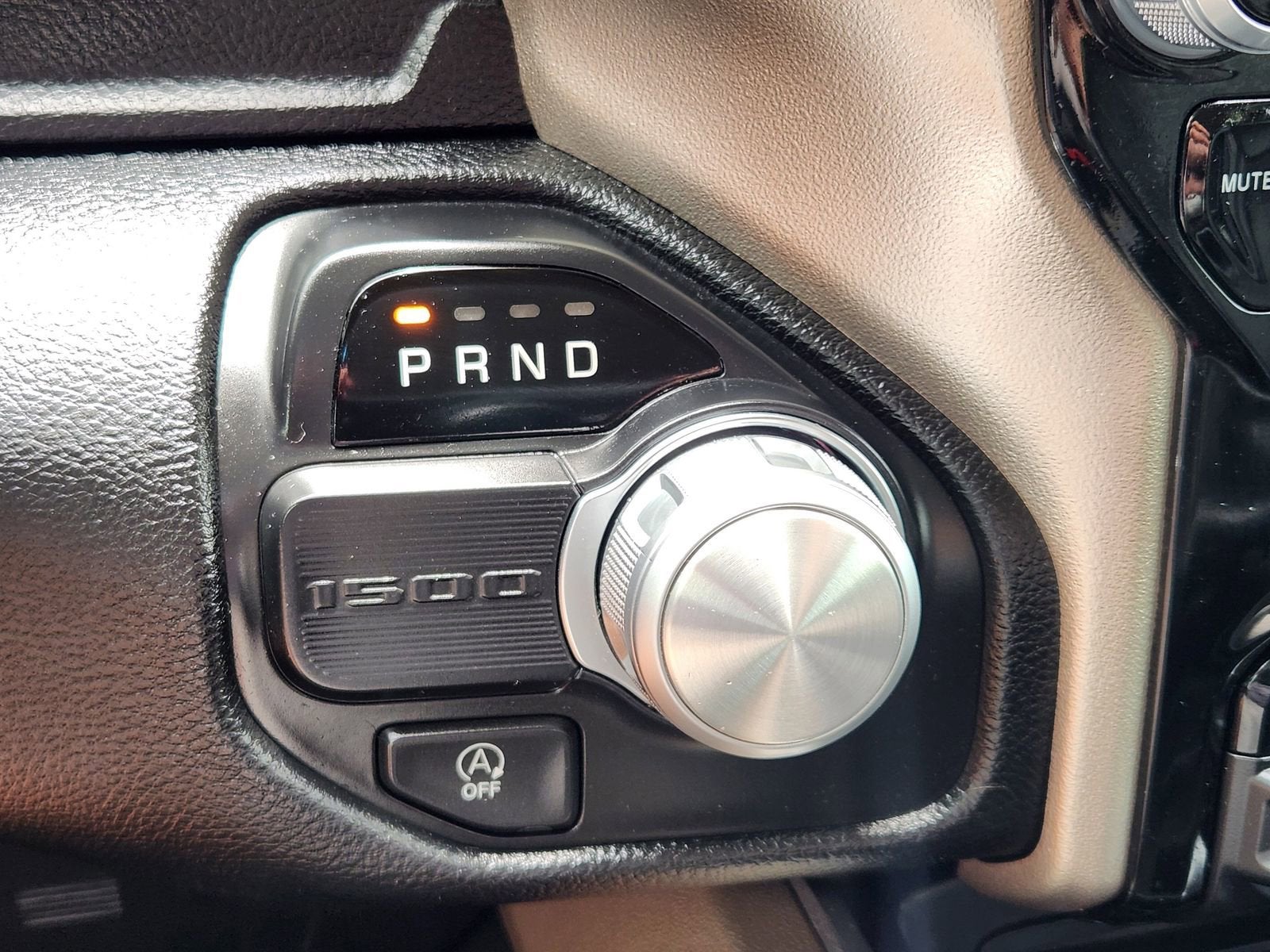 2019 RAM 1500 Laramie Crew Cab 4x2 5'7" Box