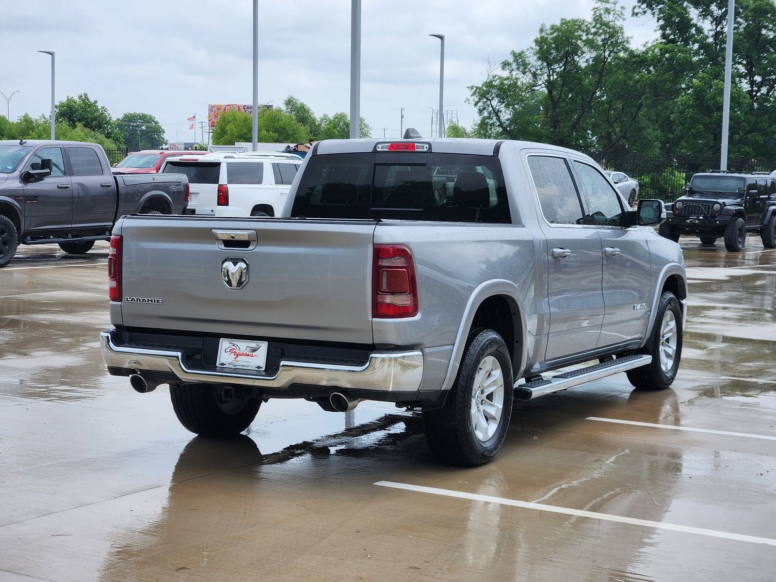2019 RAM 1500 Laramie Crew Cab 4x2 5'7" Box