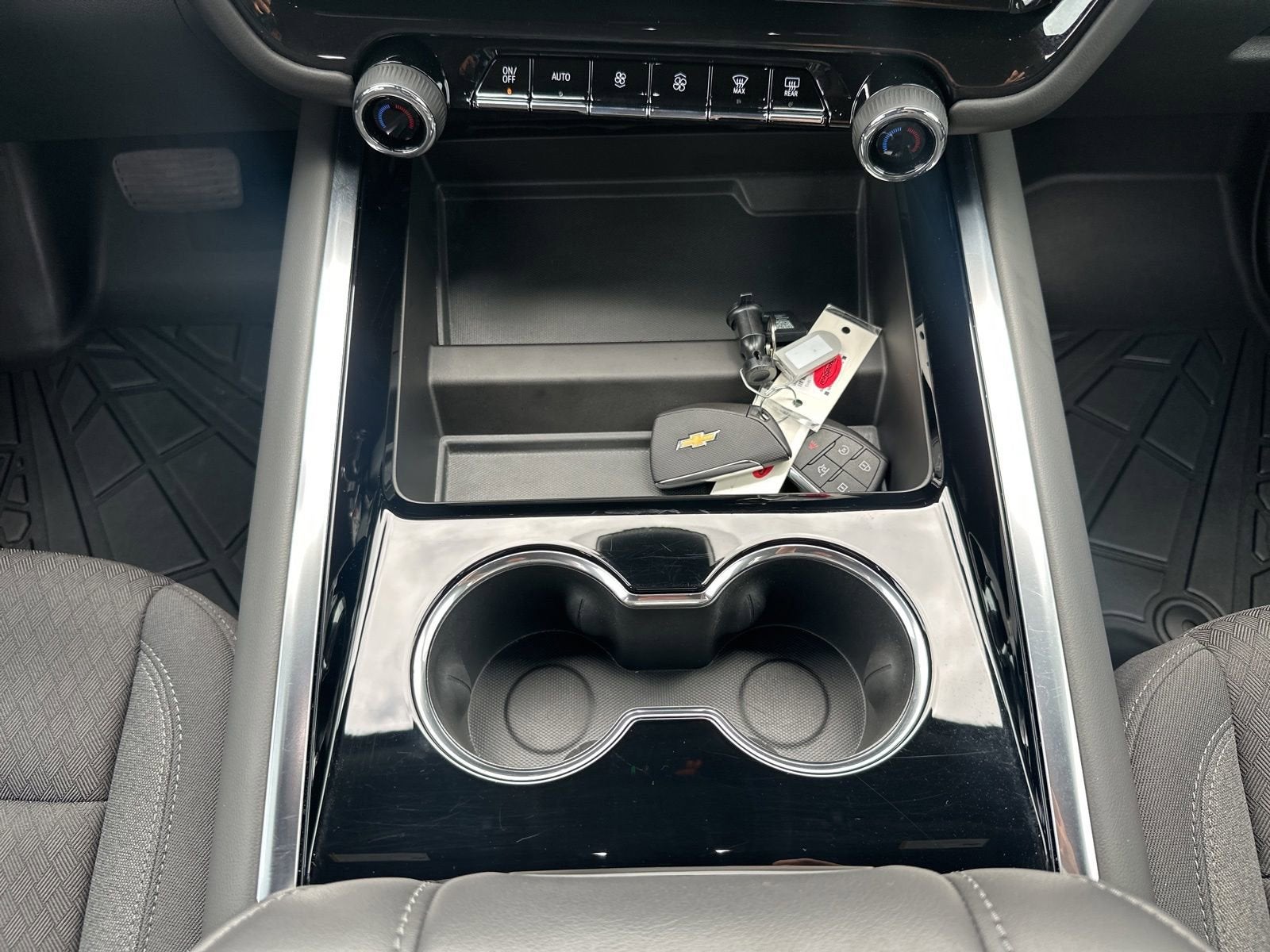 2025 Chevrolet Tahoe LS
