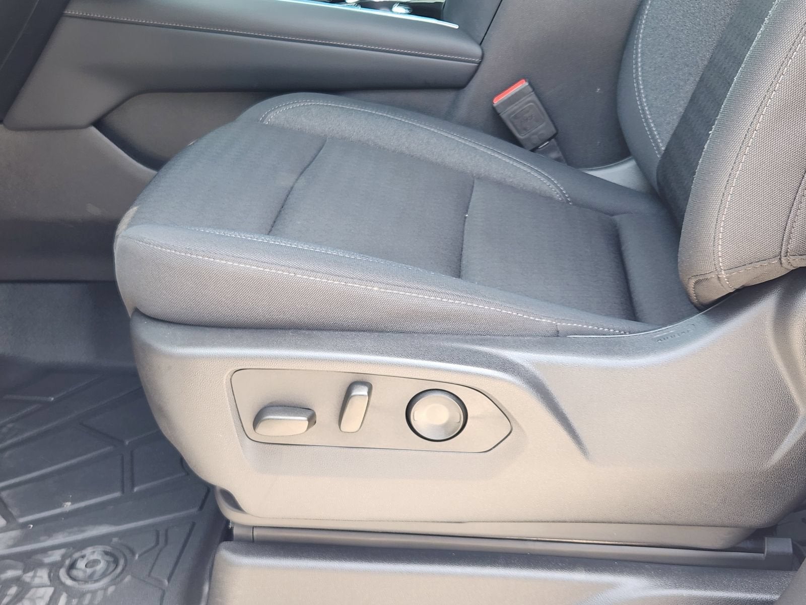 2025 Chevrolet Tahoe LS