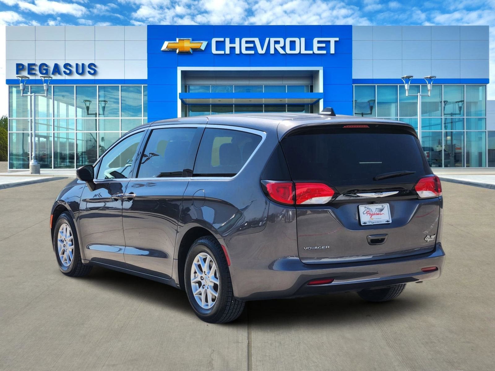 2023 Chrysler Voyager LX