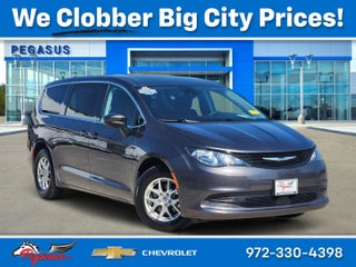 2023 Chrysler Voyager LX