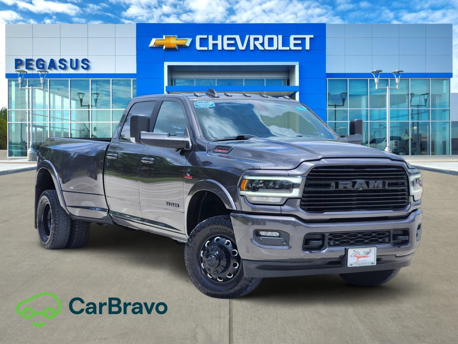 2022 RAM 3500 Laramie Crew Cab 4x4 8' Box