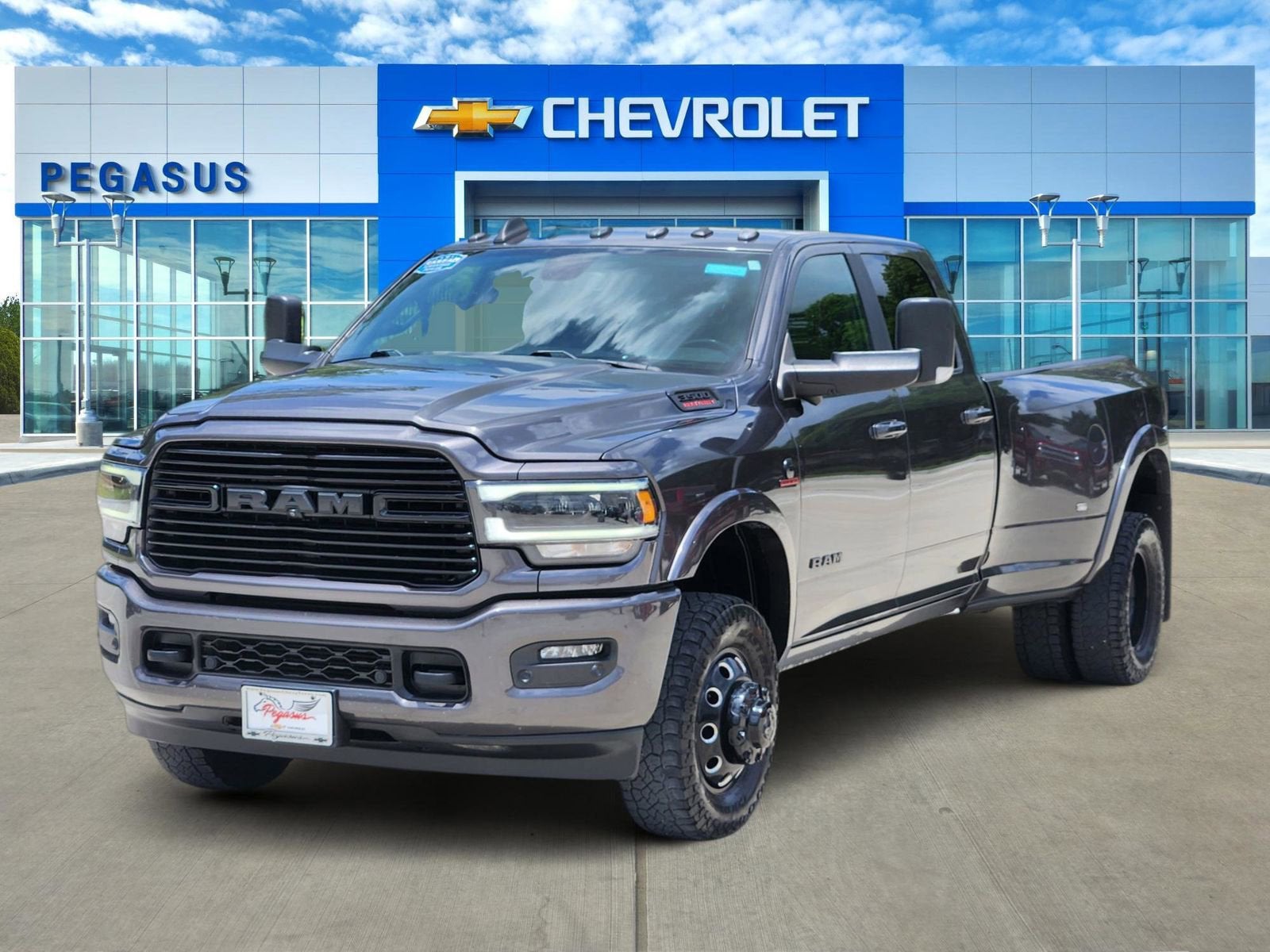 2022 RAM 3500 Laramie Crew Cab 4x4 8' Box