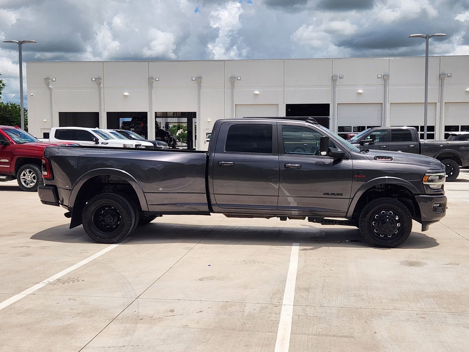 2022 RAM 3500 Laramie Crew Cab 4x4 8' Box