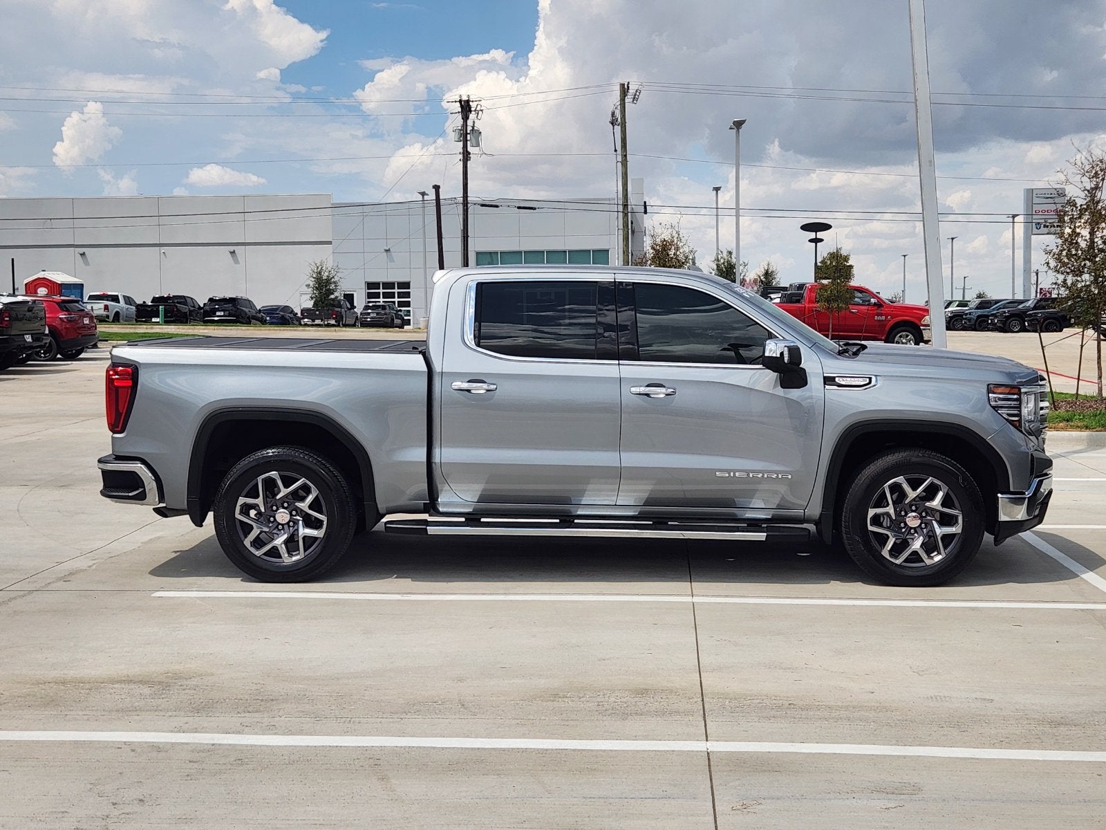 2025 GMC Sierra 1500 SLT