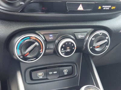2025 Hyundai Venue SE