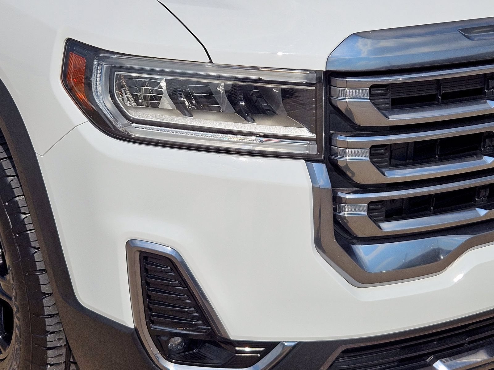 2023 GMC Acadia AT4
