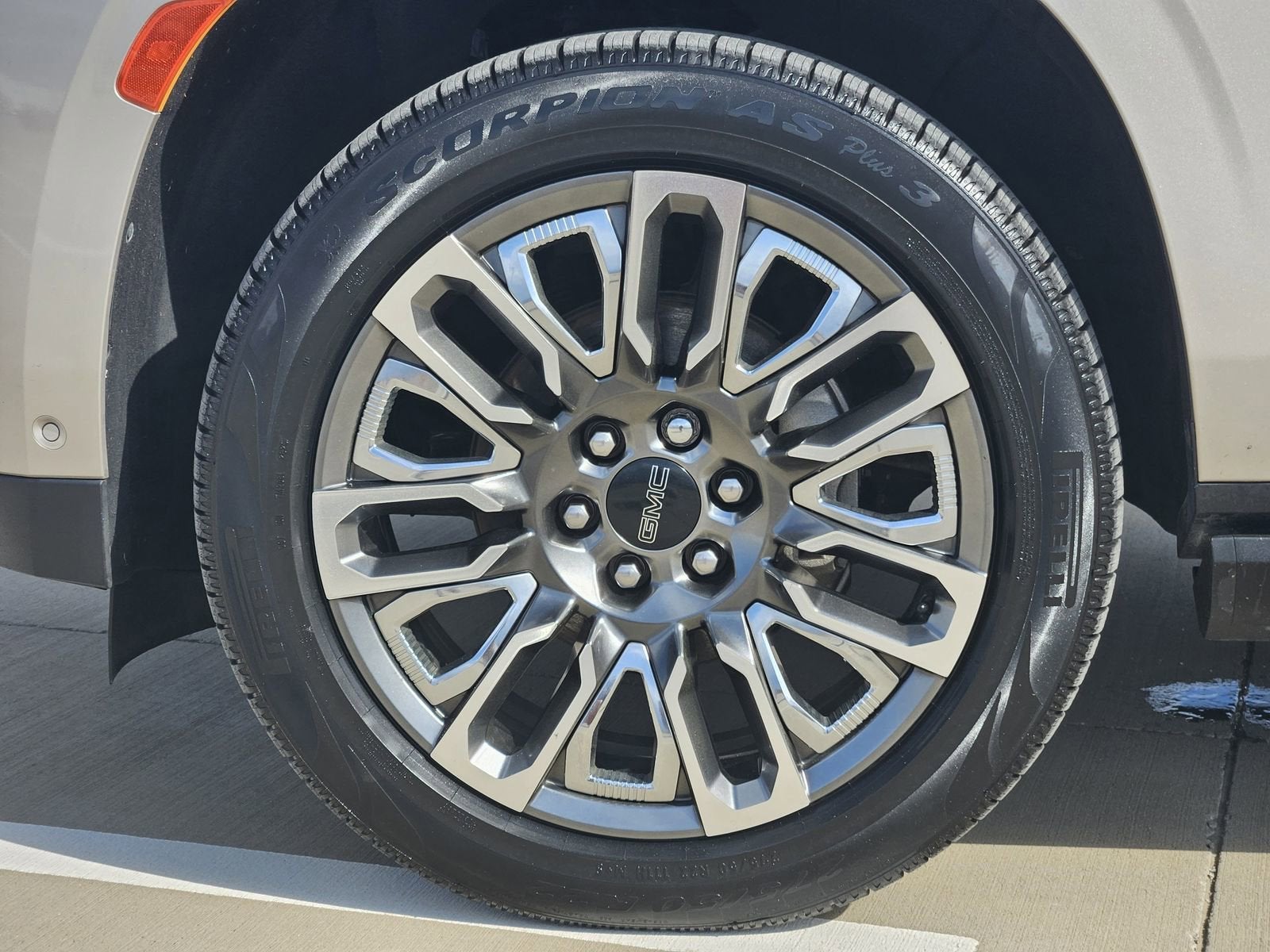 2023 GMC Yukon Denali Ultimate