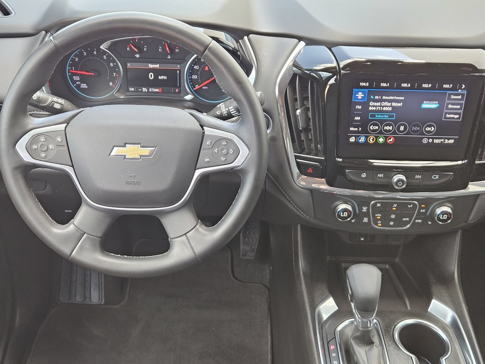 2023 Chevrolet Traverse LT Cloth