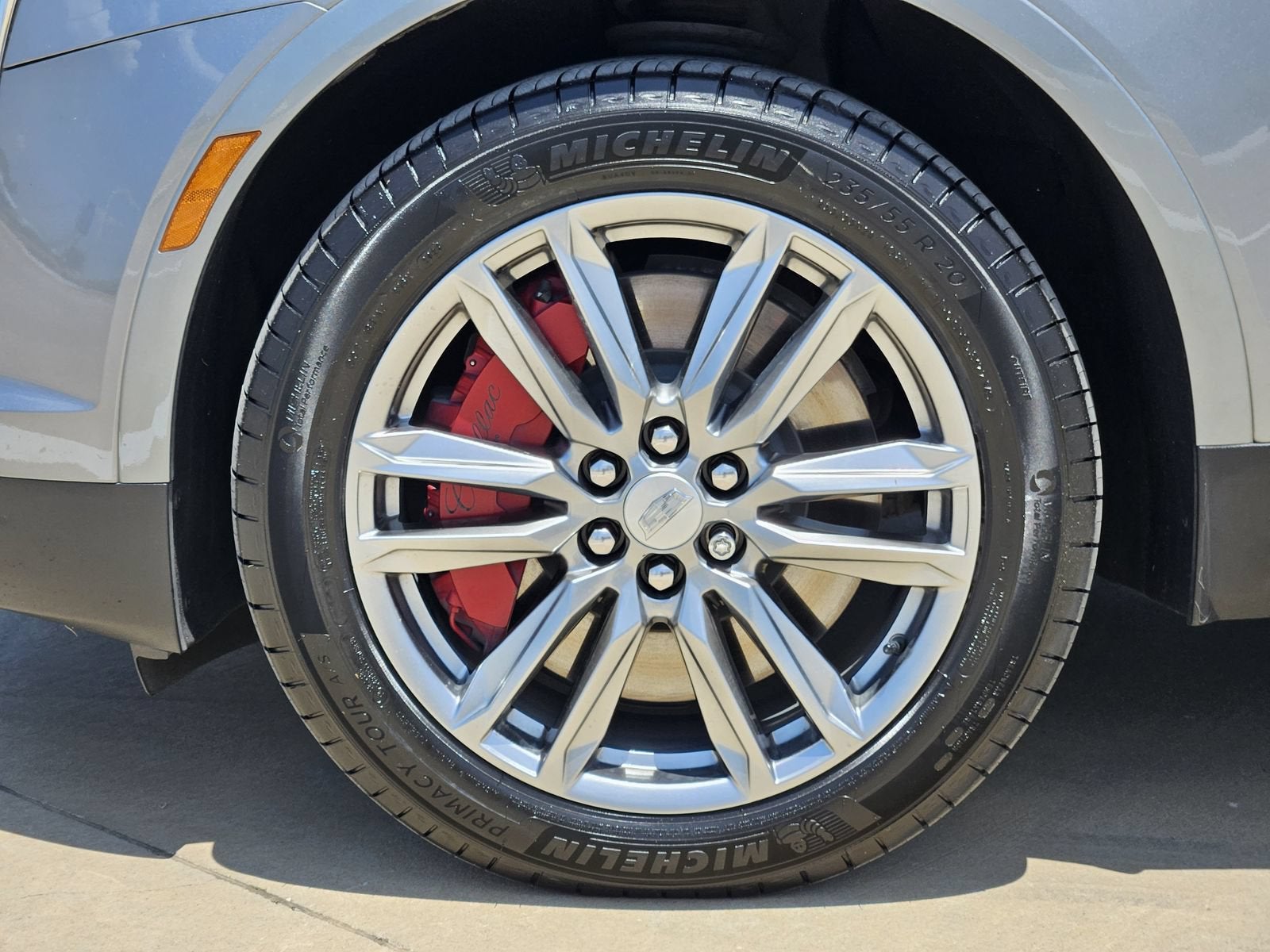 2025 Cadillac XT5 Sport