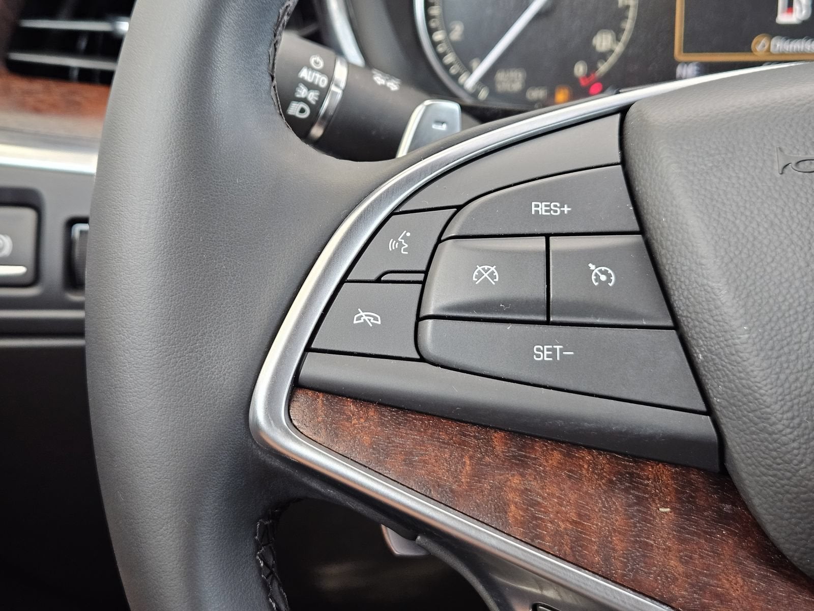 2025 Cadillac XT5 Sport