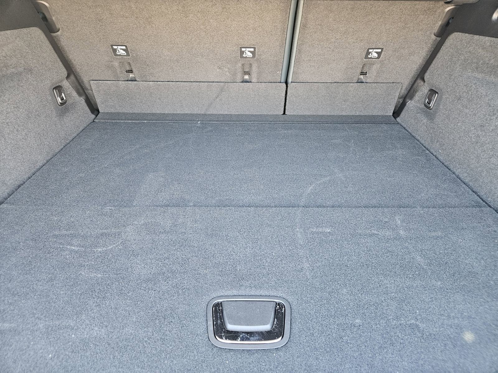 2024 Cadillac LYRIQ Luxury 3