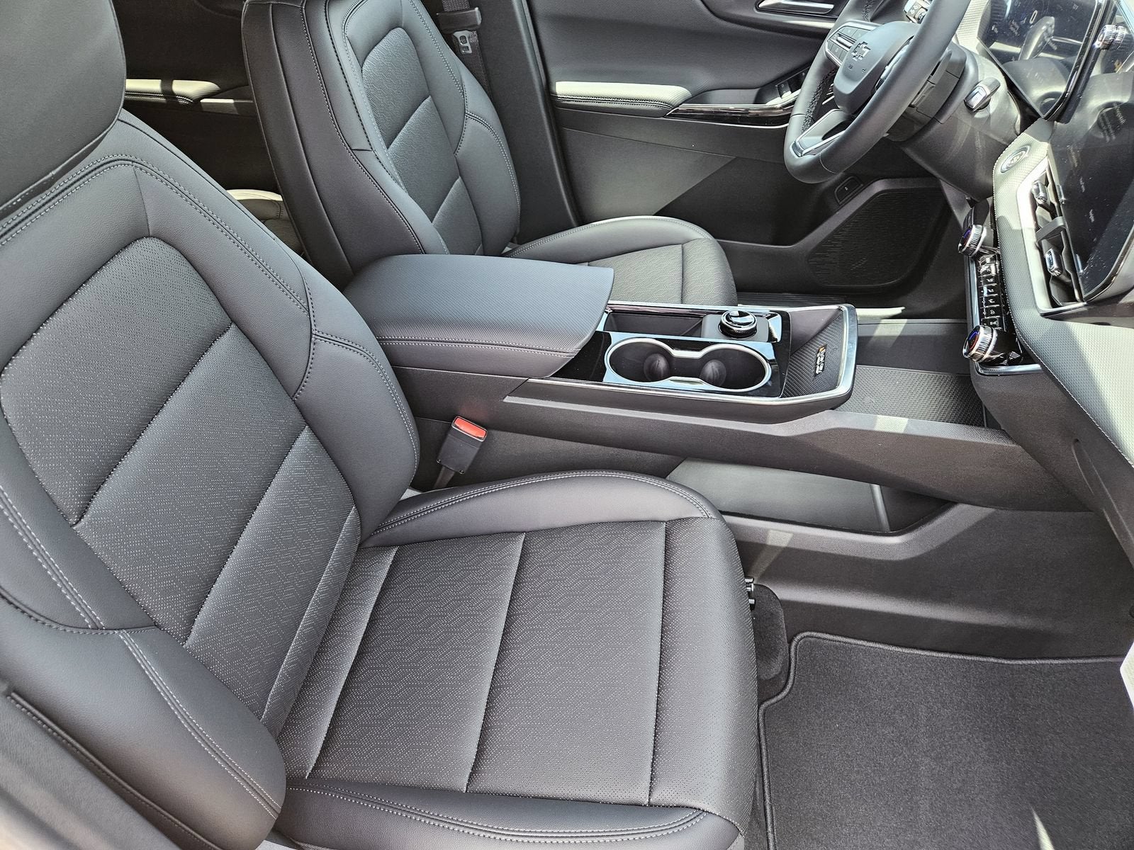 2027 Chevrolet Equinox FWD LT