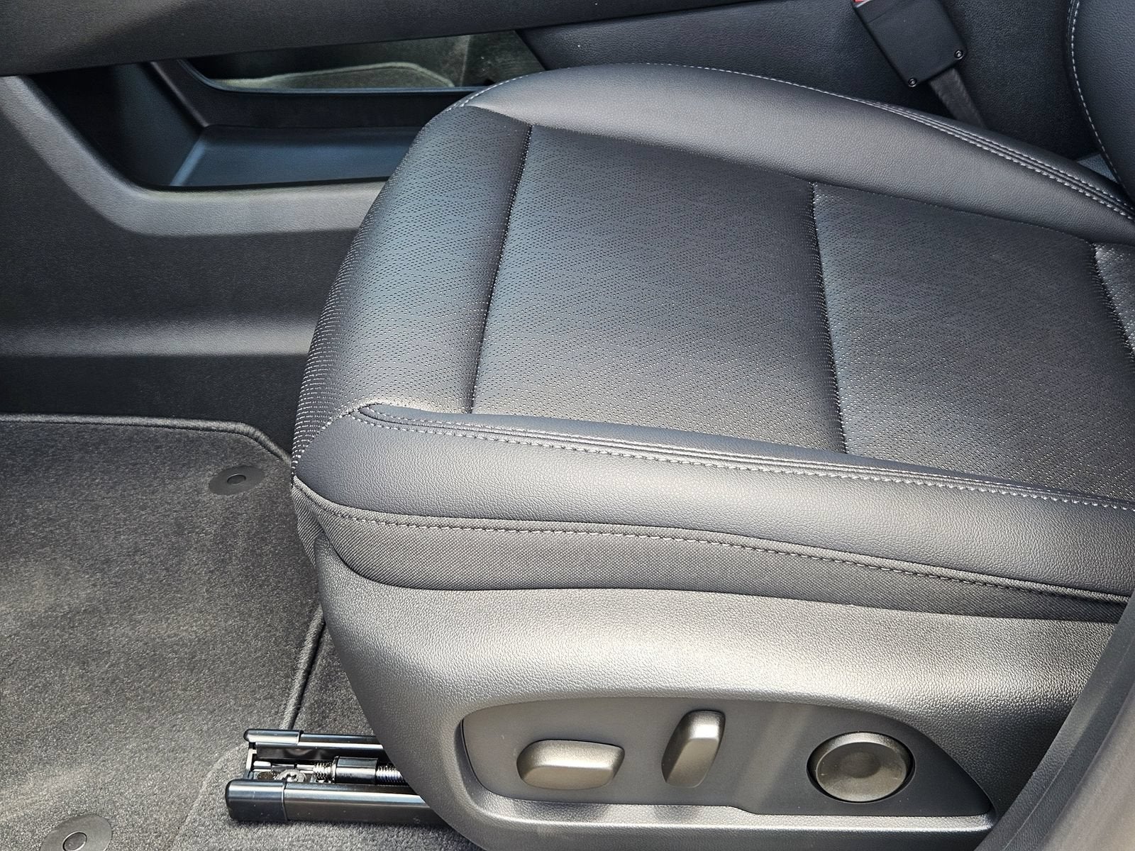 2027 Chevrolet Equinox FWD LT