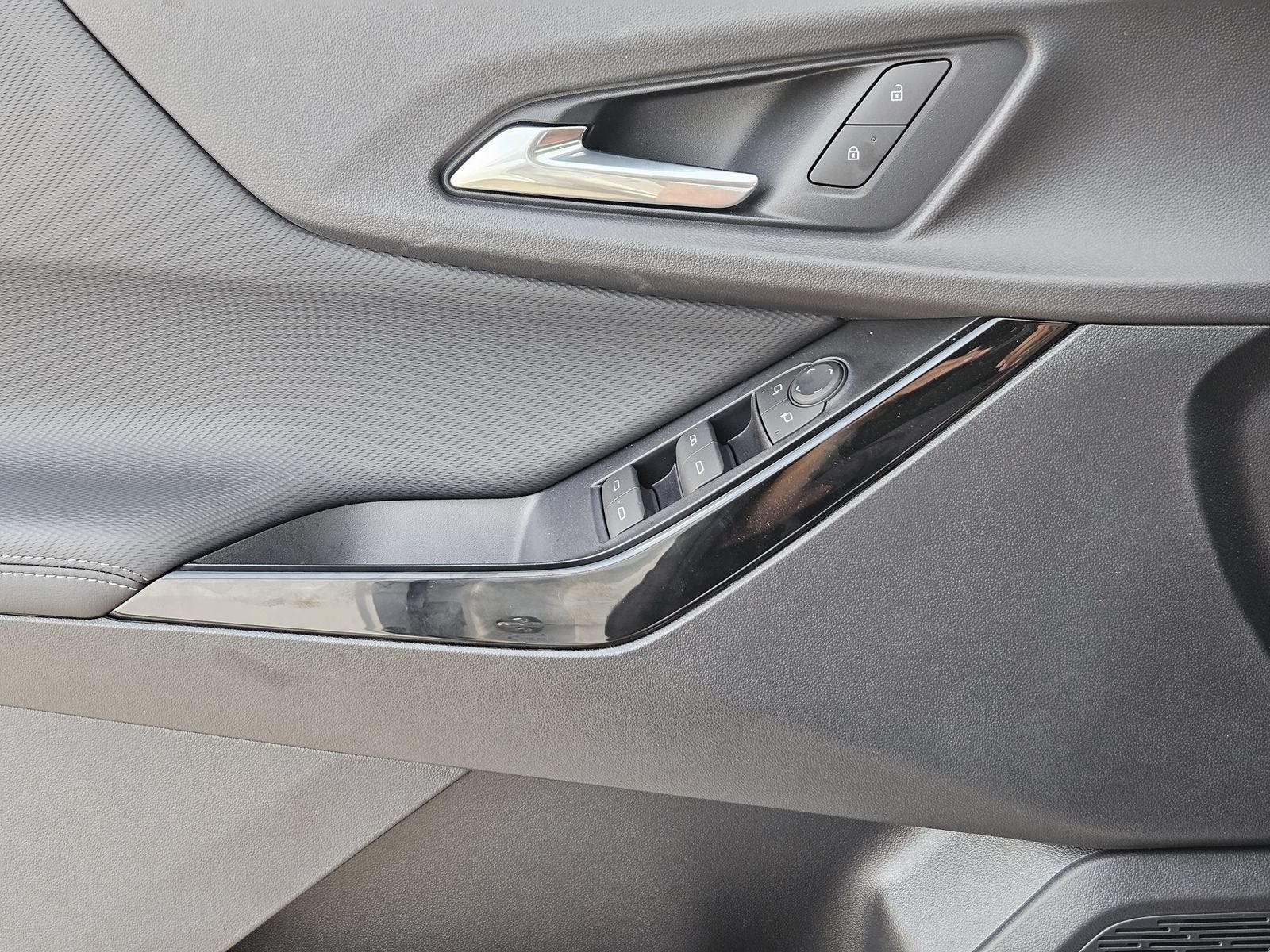2027 Chevrolet Equinox FWD LT