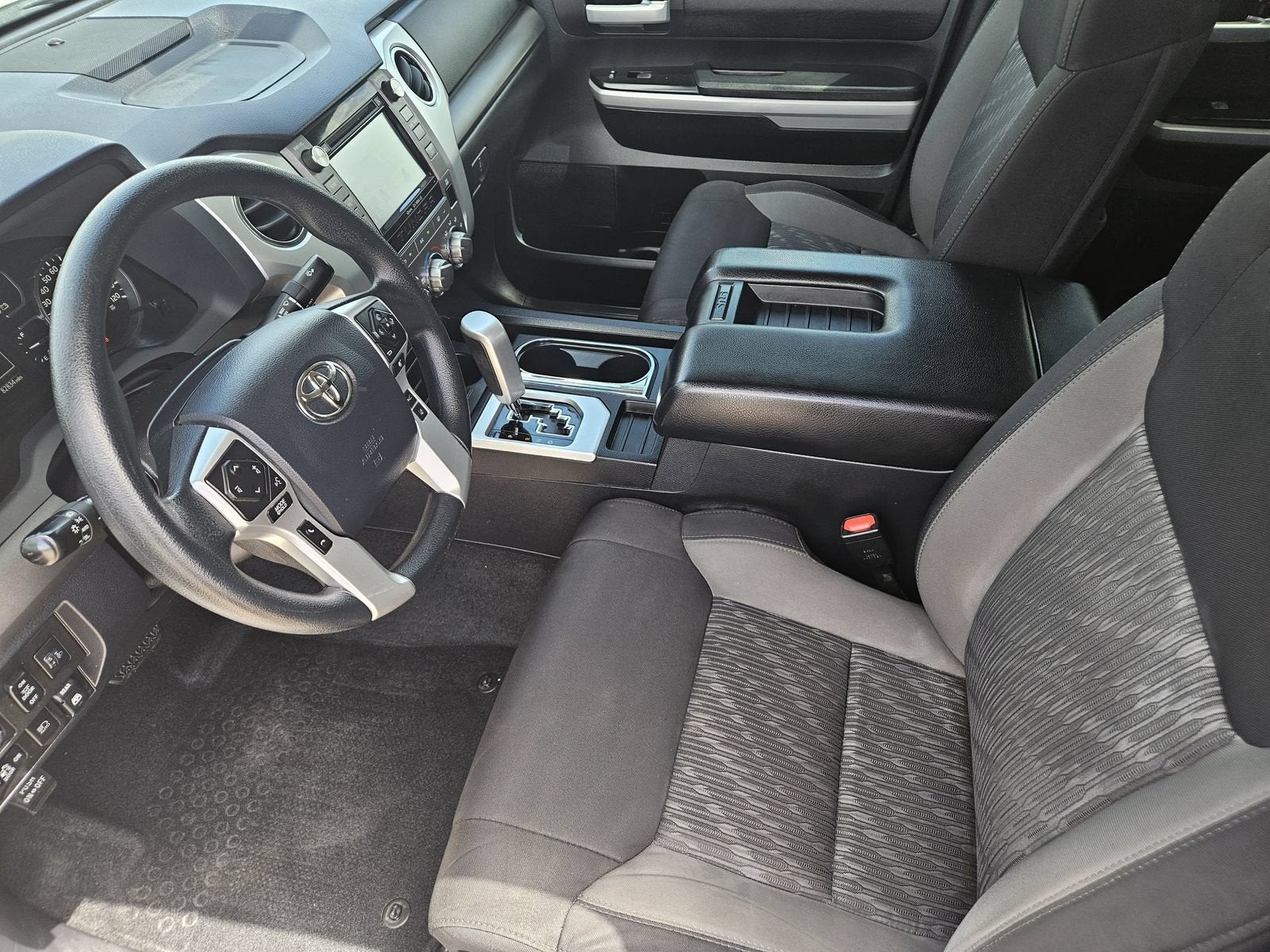 2018 Toyota Tundra SR5 5.7L V8