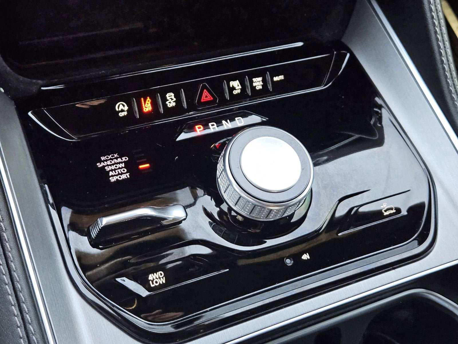 2024 Jeep Wagoneer Series II Carbide 4x4