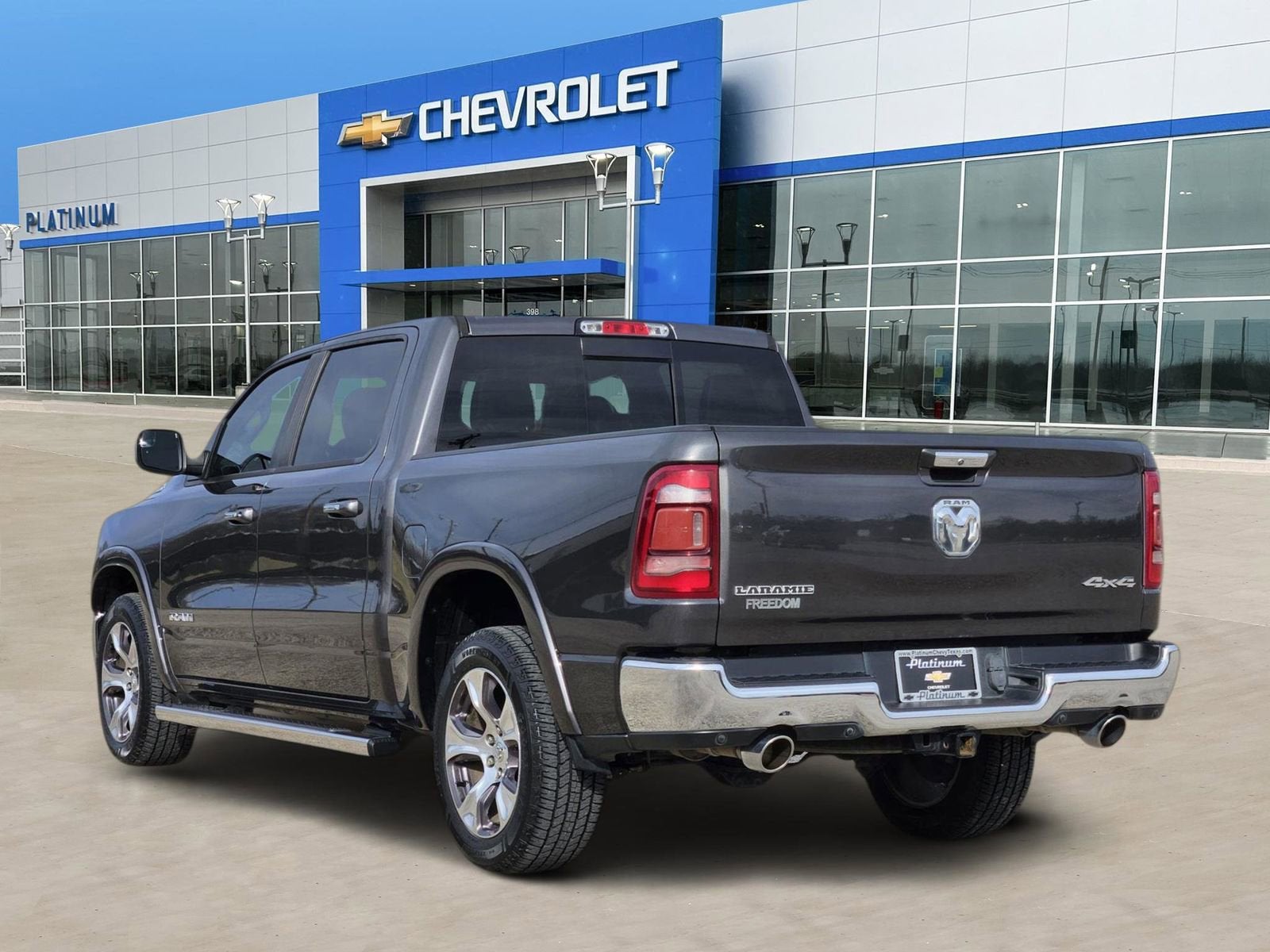 2019 RAM 1500 Laramie Crew Cab 4x4 5'7" Box