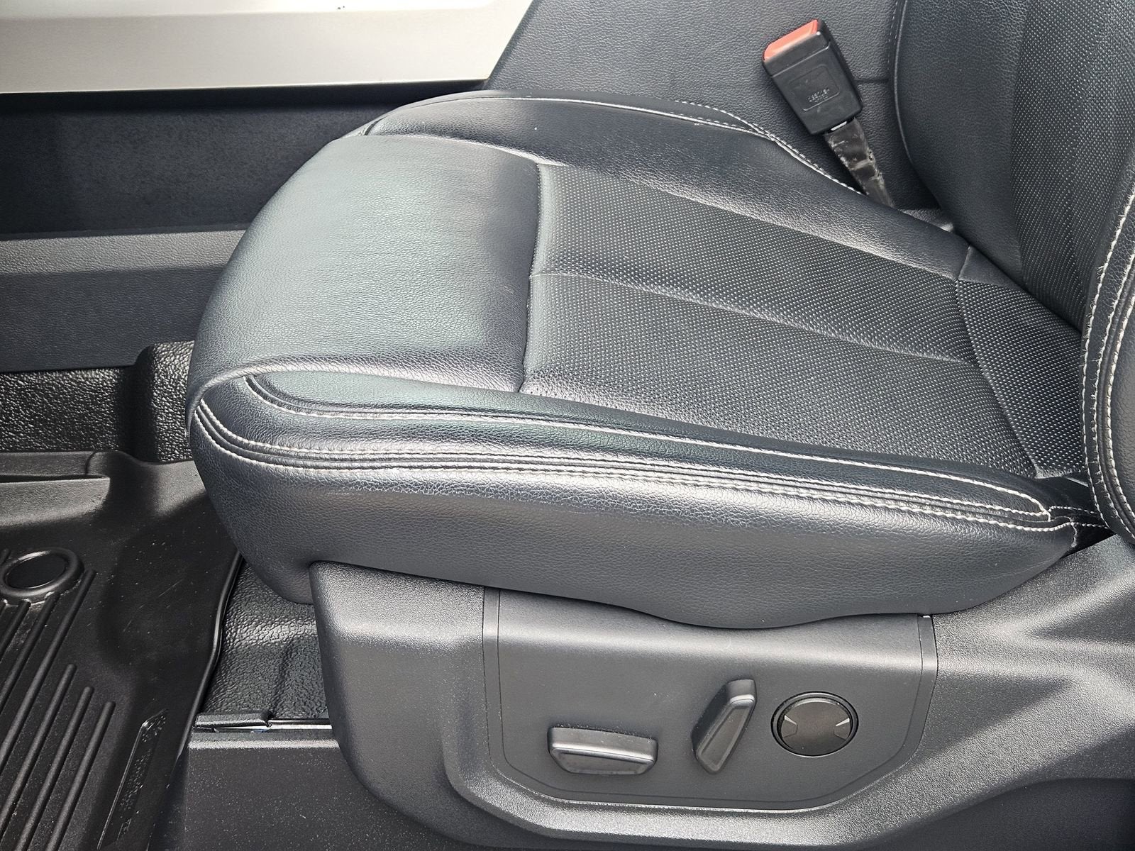 2022 Ford F-350 LARIAT