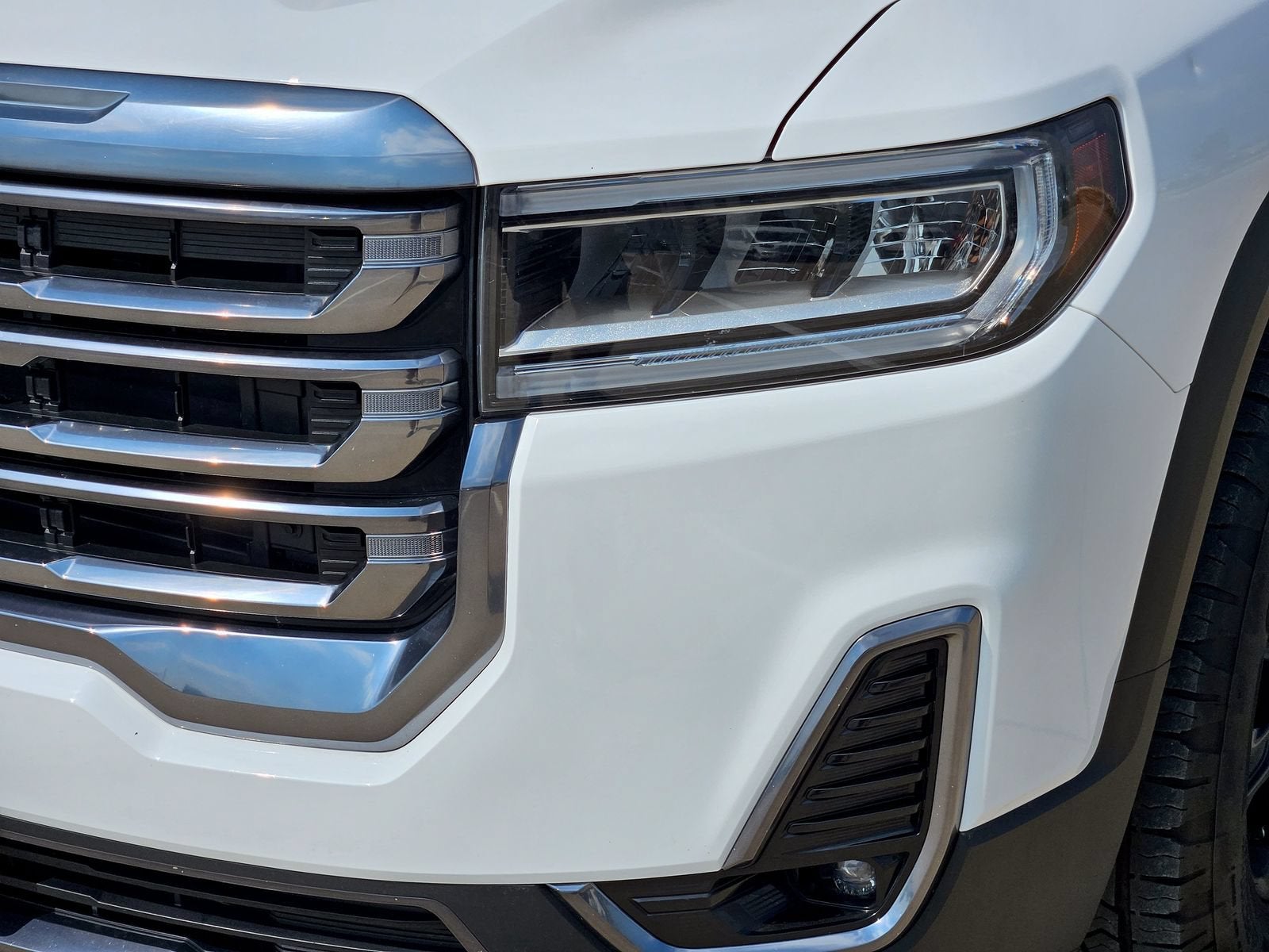 2023 GMC Acadia AT4