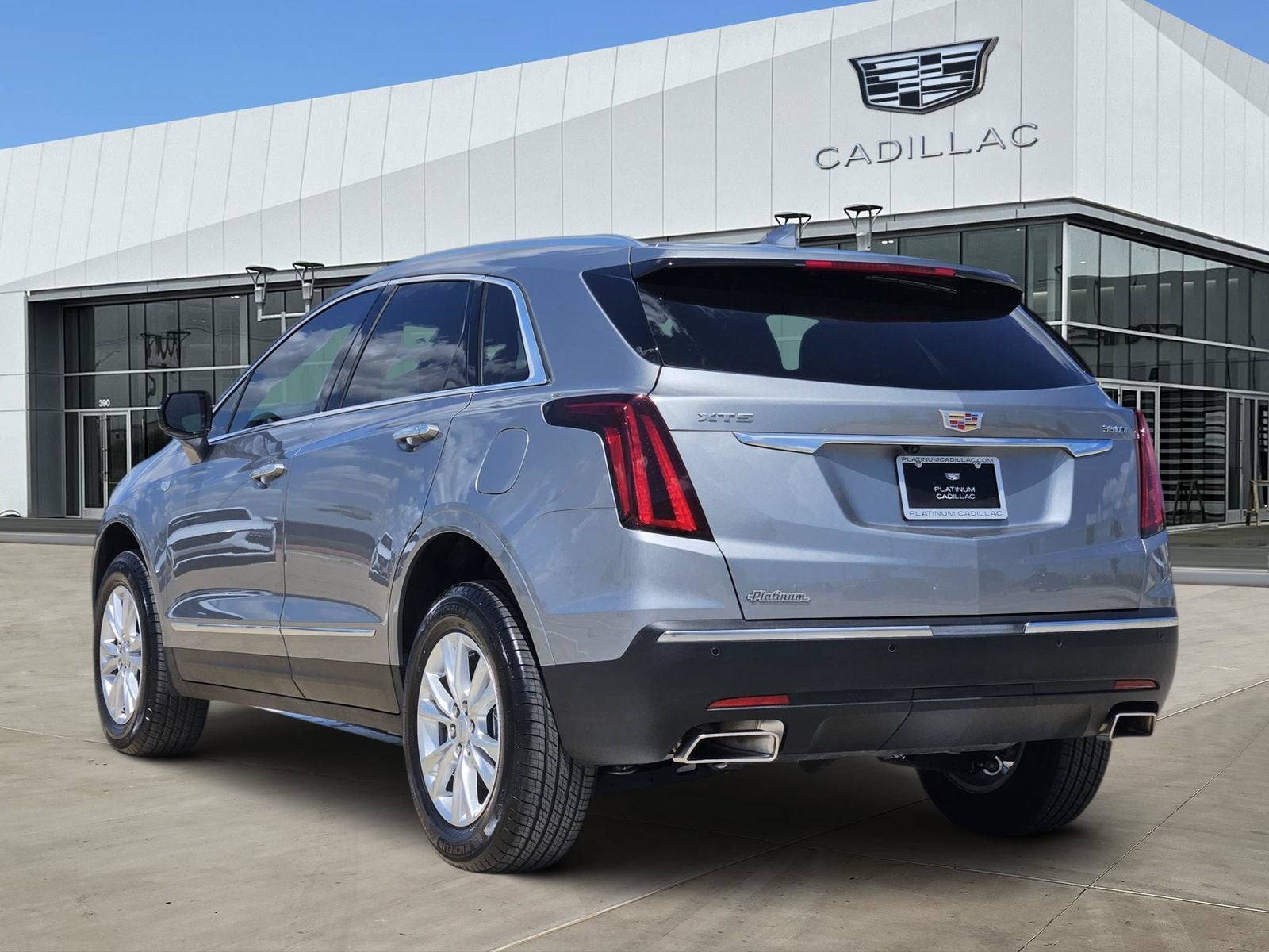 2026 Cadillac XT5 Luxury