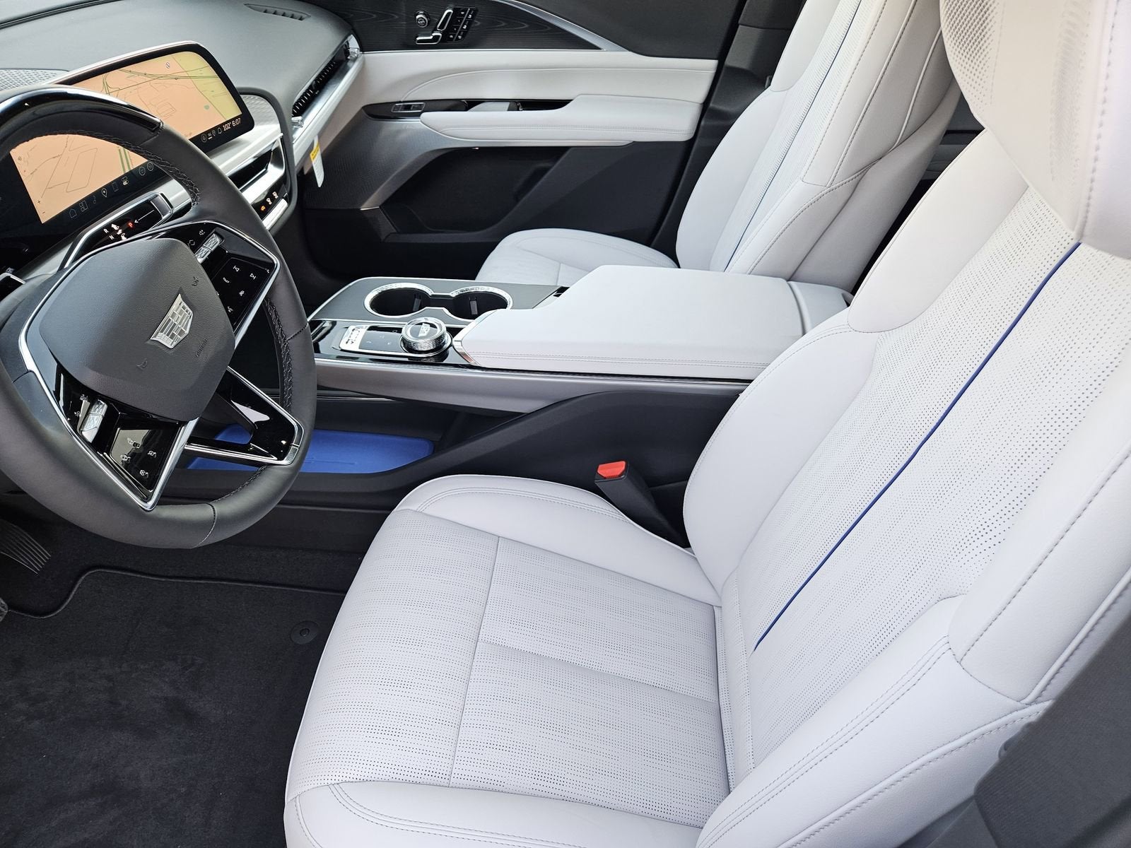 2025 Cadillac LYRIQ Sport 2